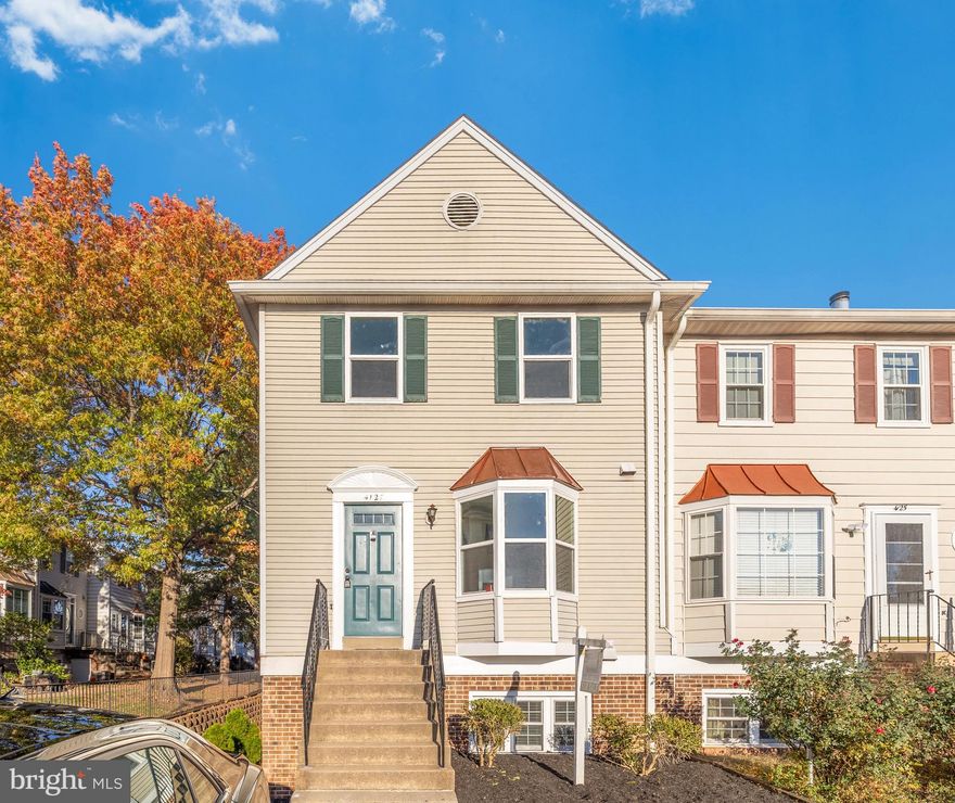 A beautiful house in a great location is ready for a new owner!
Welcome to this beautiful, spacious  end unit condo townhouse in the prime location of Chantilly. This beautiful house is offering three bedrooms, two full and one half bathrooms. Main level offers nice updated kitchen, living, dining, half bath and walk out to the back deck. Upper level offers three bedroom and two full bathrooms. Base level has a walk out access to the backyard. New kitchen appliances, new kitchen cabinet with the quartz counter top, new paint, new LVP flooring for both levels. New windows. Very convenient location to live in. Easy access to Rt 50, Rt 28, Fairfax County Parkway, I-66.  Very bright and spacious house.  Close to the grocery stores, restaurants, and much more. It is a great opportunity to live in or investment.