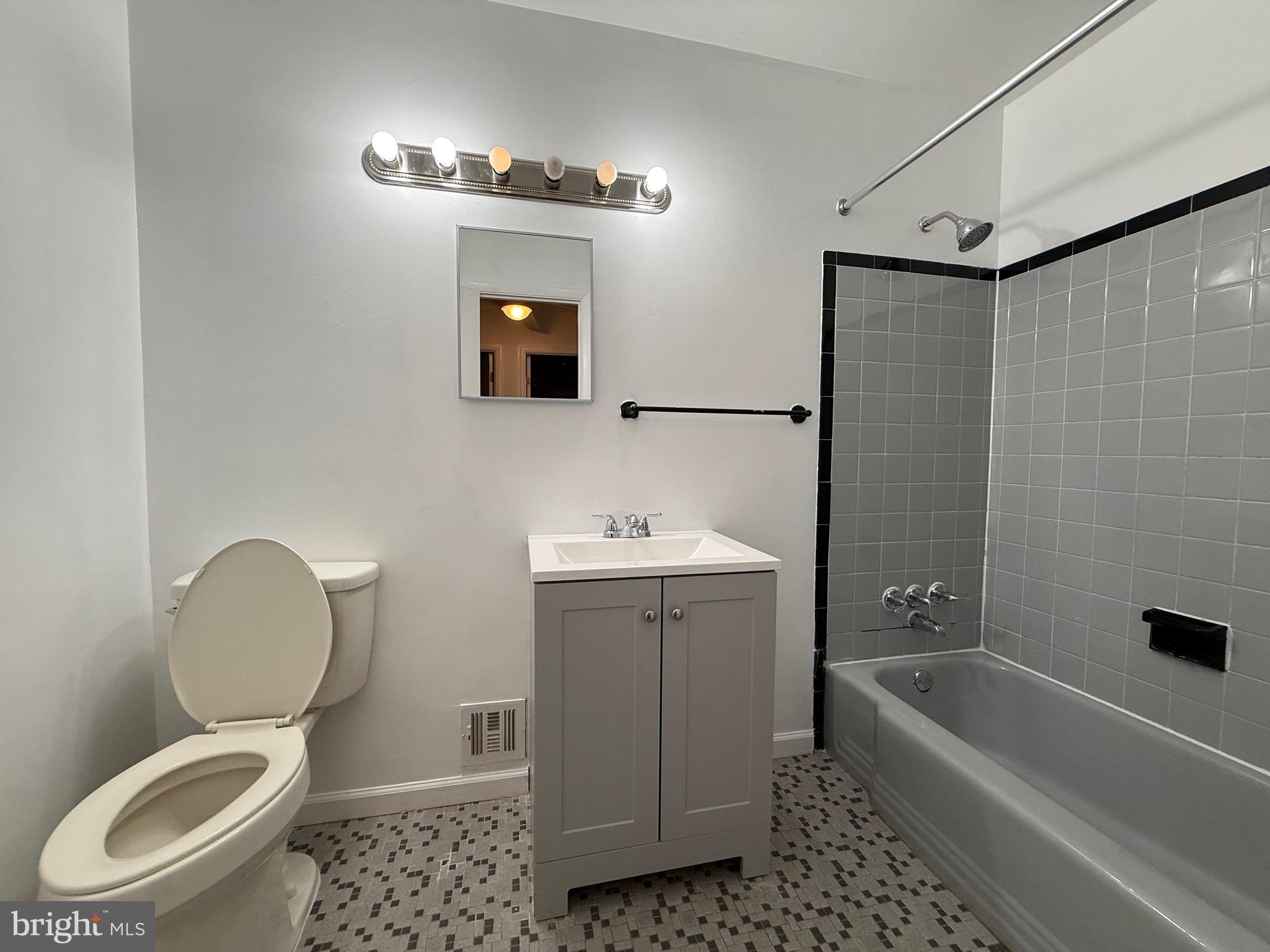 SCHROM HILLS - Residential Lease