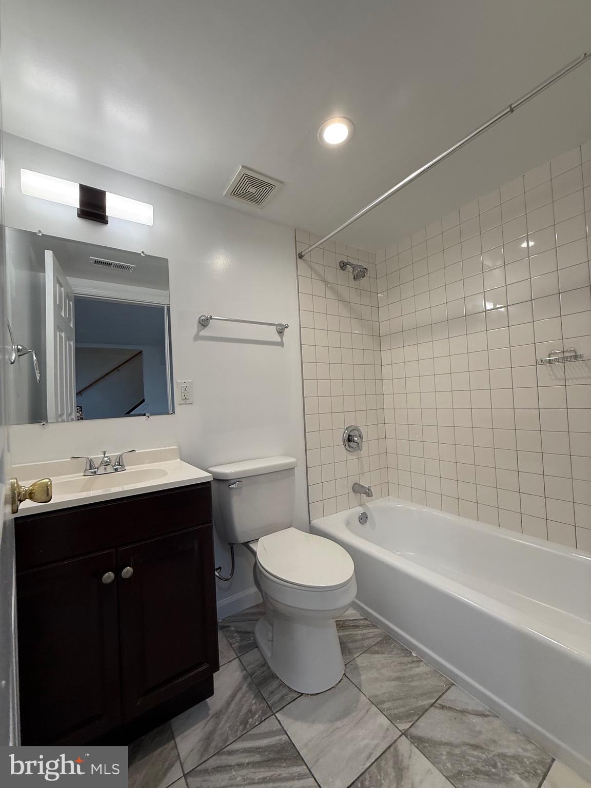 SCHROM HILLS - Residential Lease