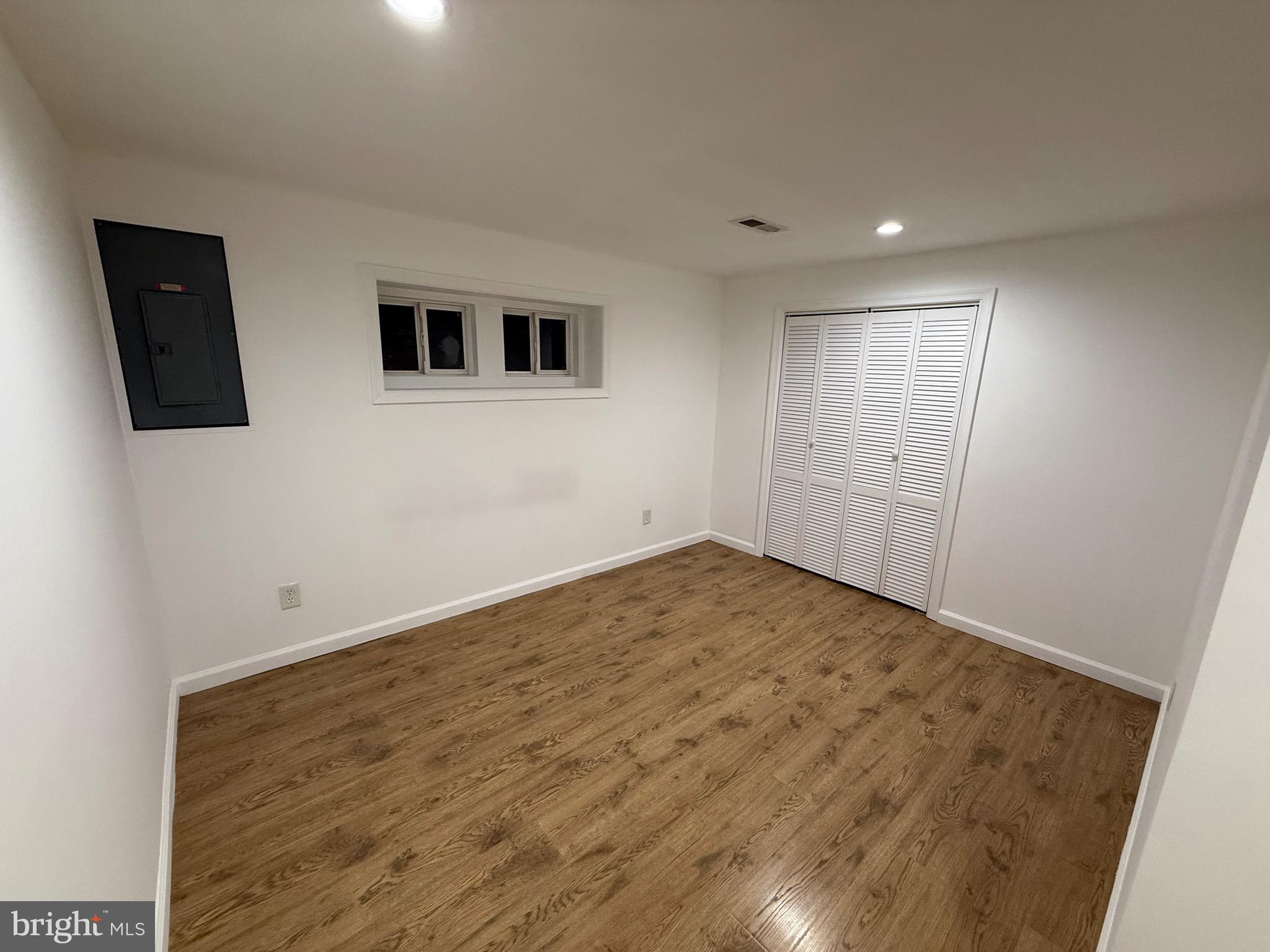 SCHROM HILLS - Residential Lease