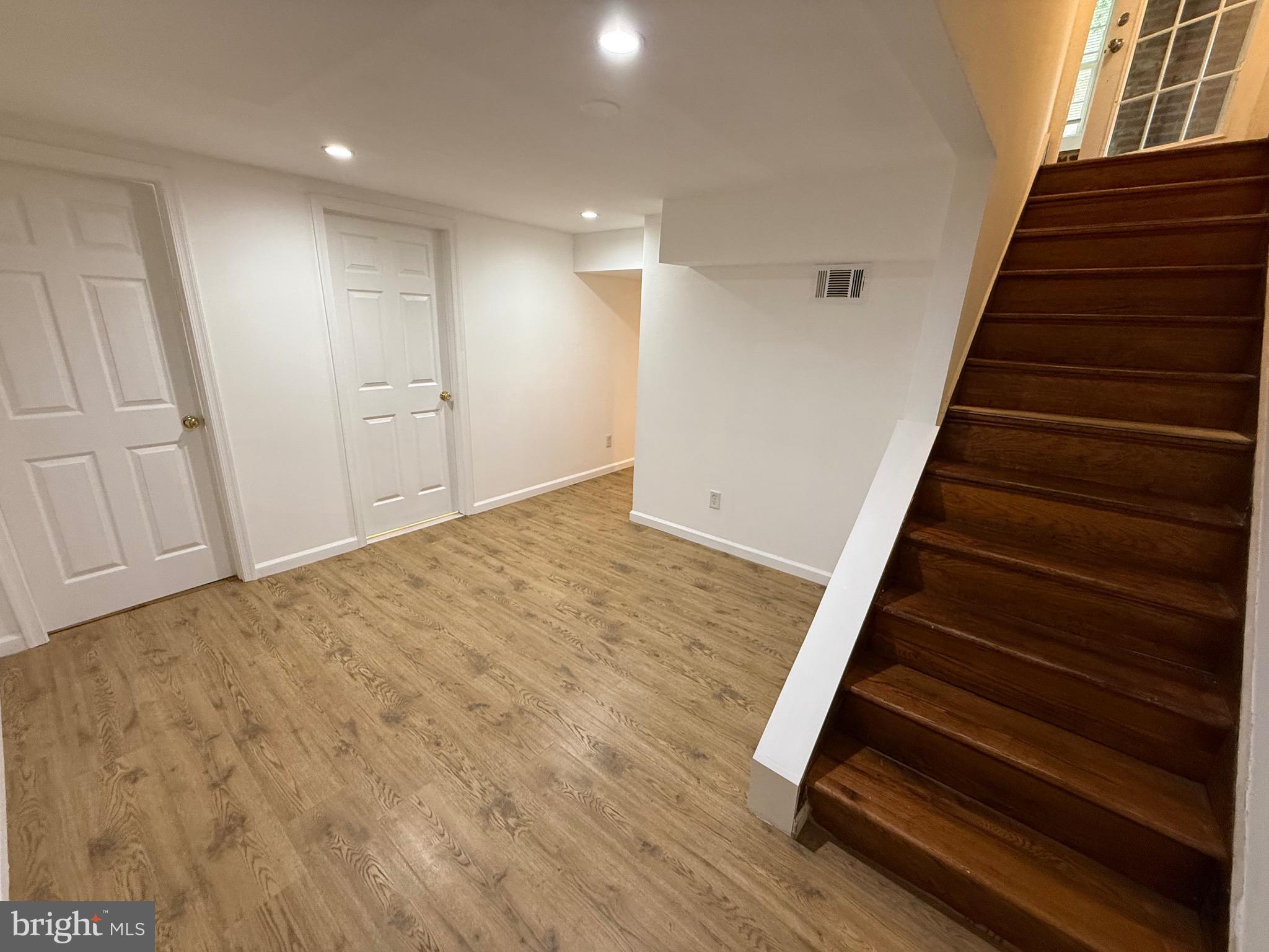 SCHROM HILLS - Residential Lease