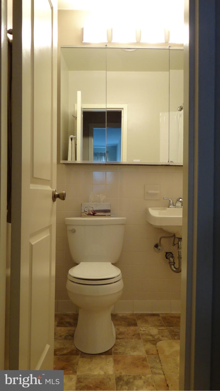 HAMLET HOUSE - Residential Lease