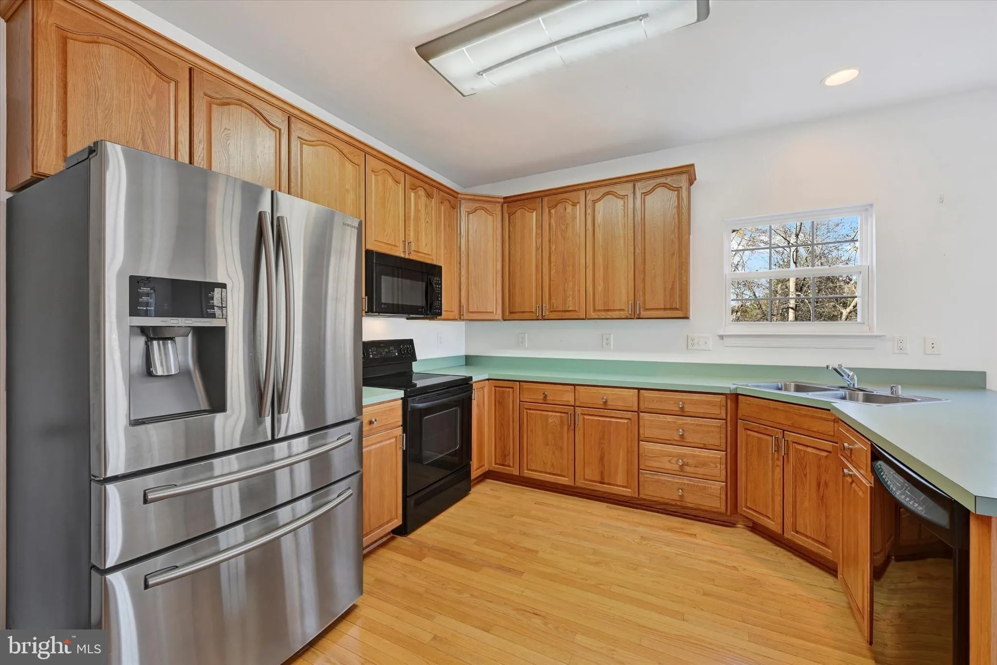 Pasadena, Maryland 21122, United States, 3 Bedrooms Bedrooms, ,3 BathroomsBathrooms,Residential,Pending,32045