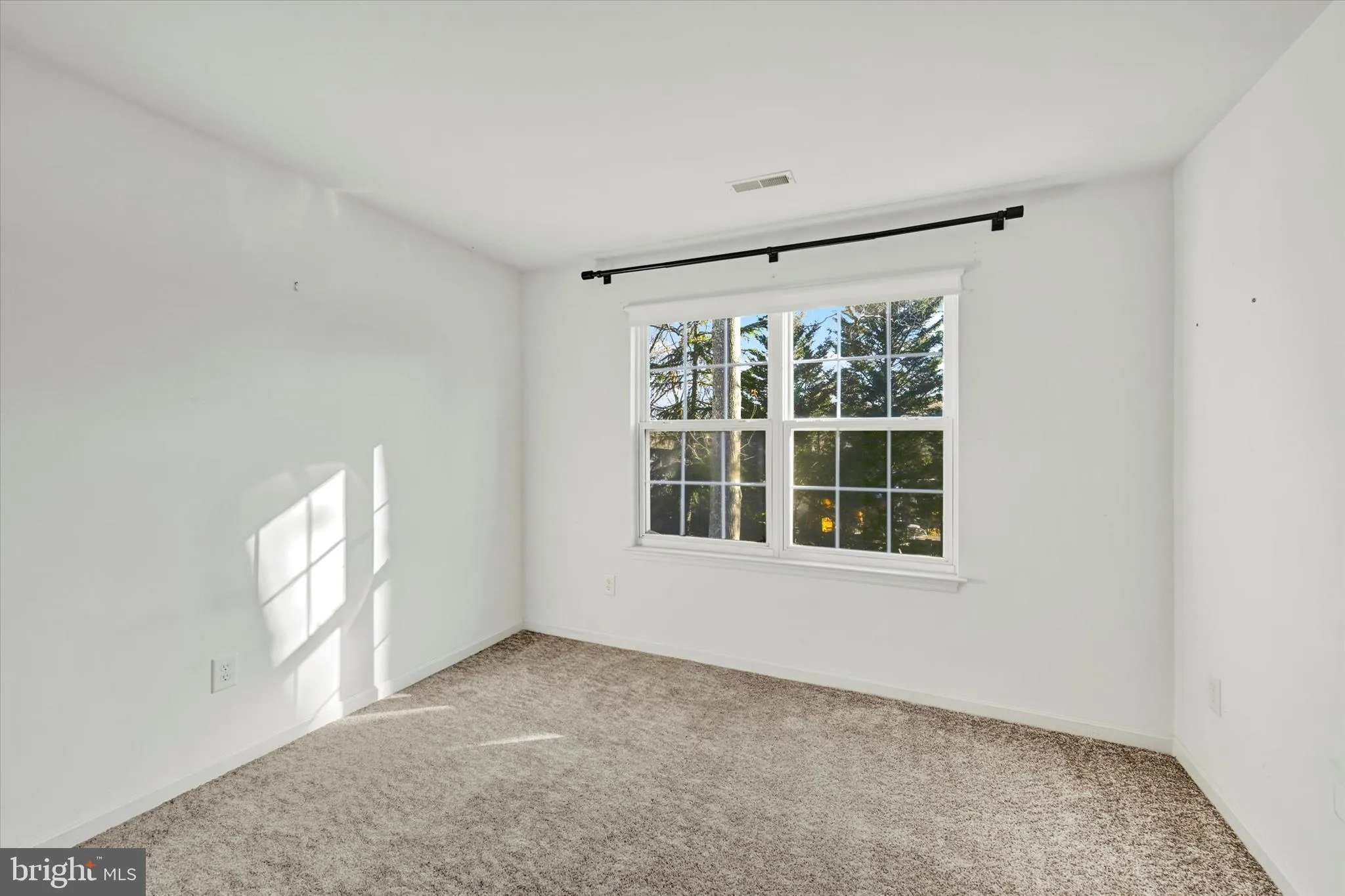 Pasadena, Maryland 21122, United States, 3 Bedrooms Bedrooms, ,3 BathroomsBathrooms,Residential,Pending,32045