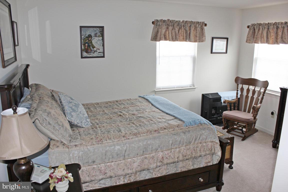 SUTHERLAND AT WOODS EDGE - Residential