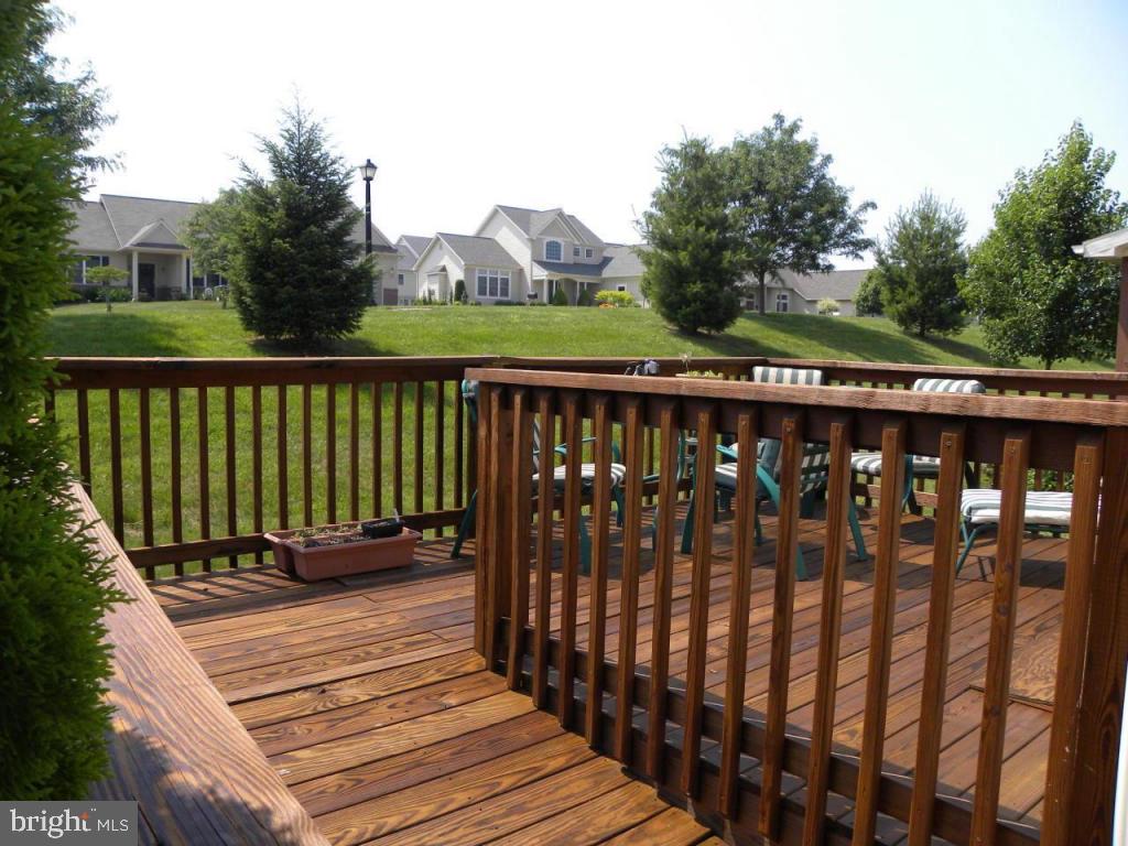 SUTHERLAND AT WOODS EDGE - Residential