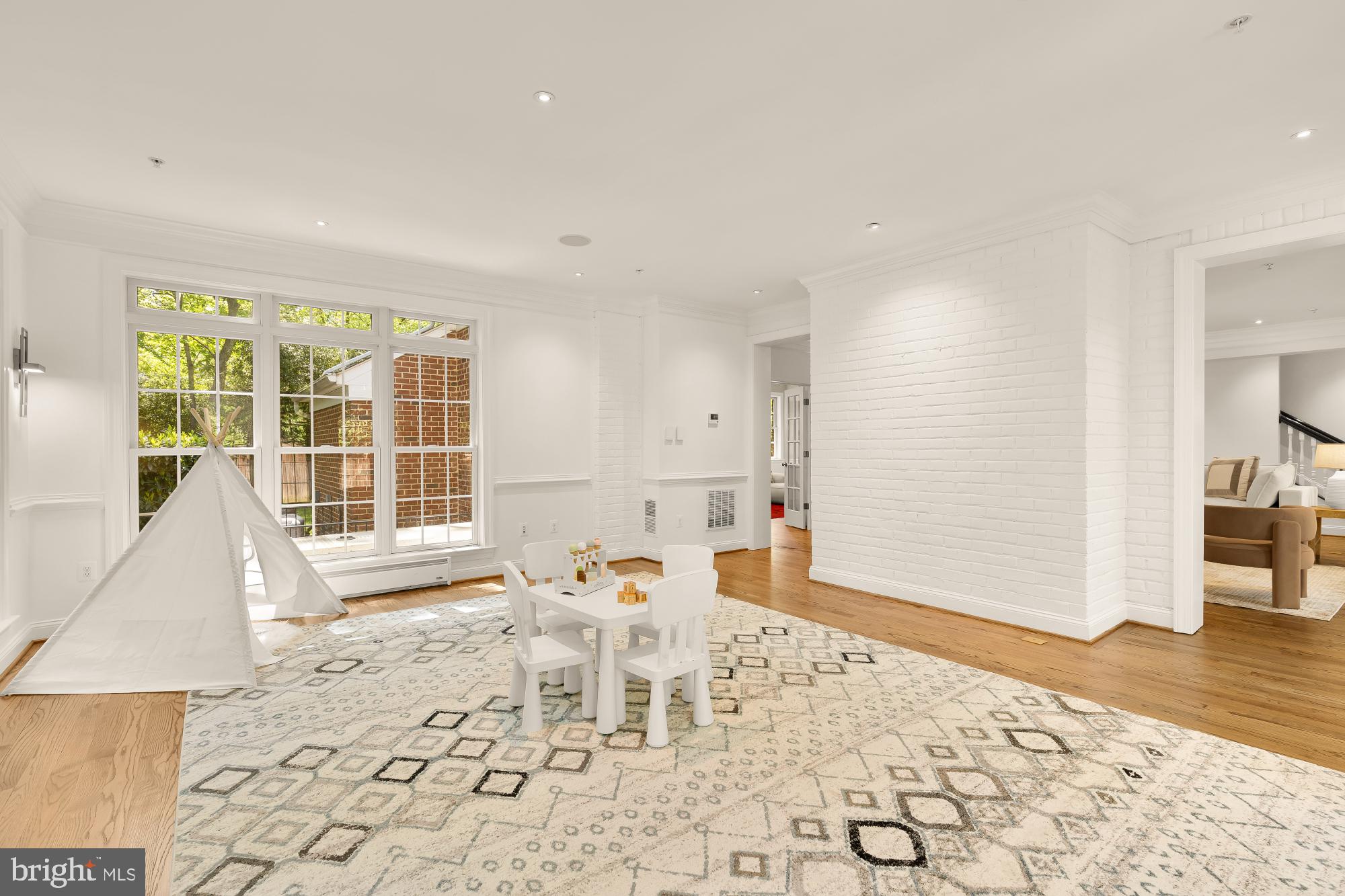 CHEVY CHASE - Residential