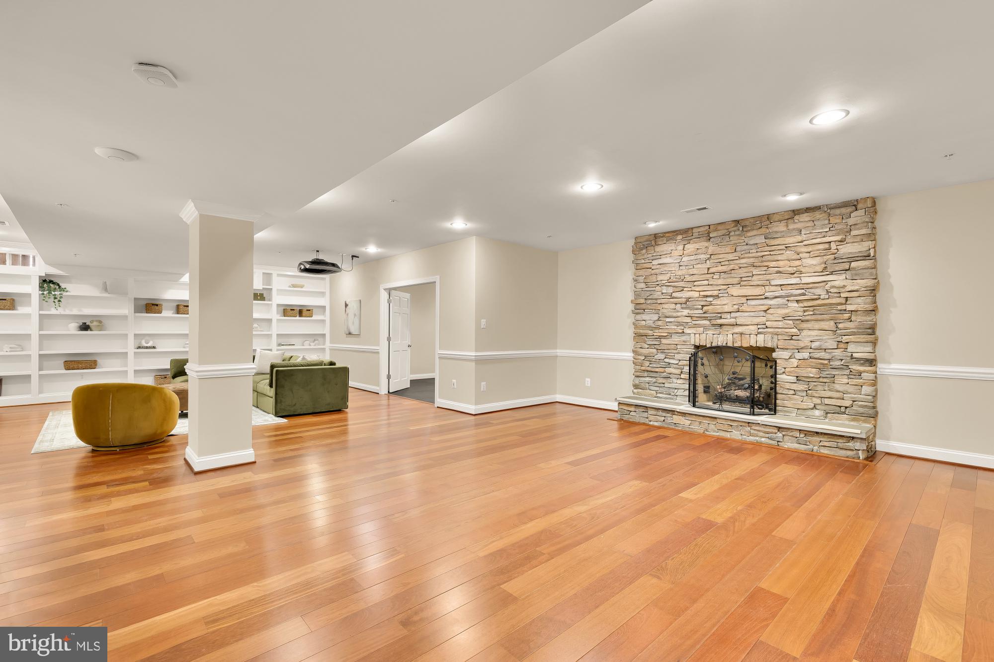 CHEVY CHASE - Residential
