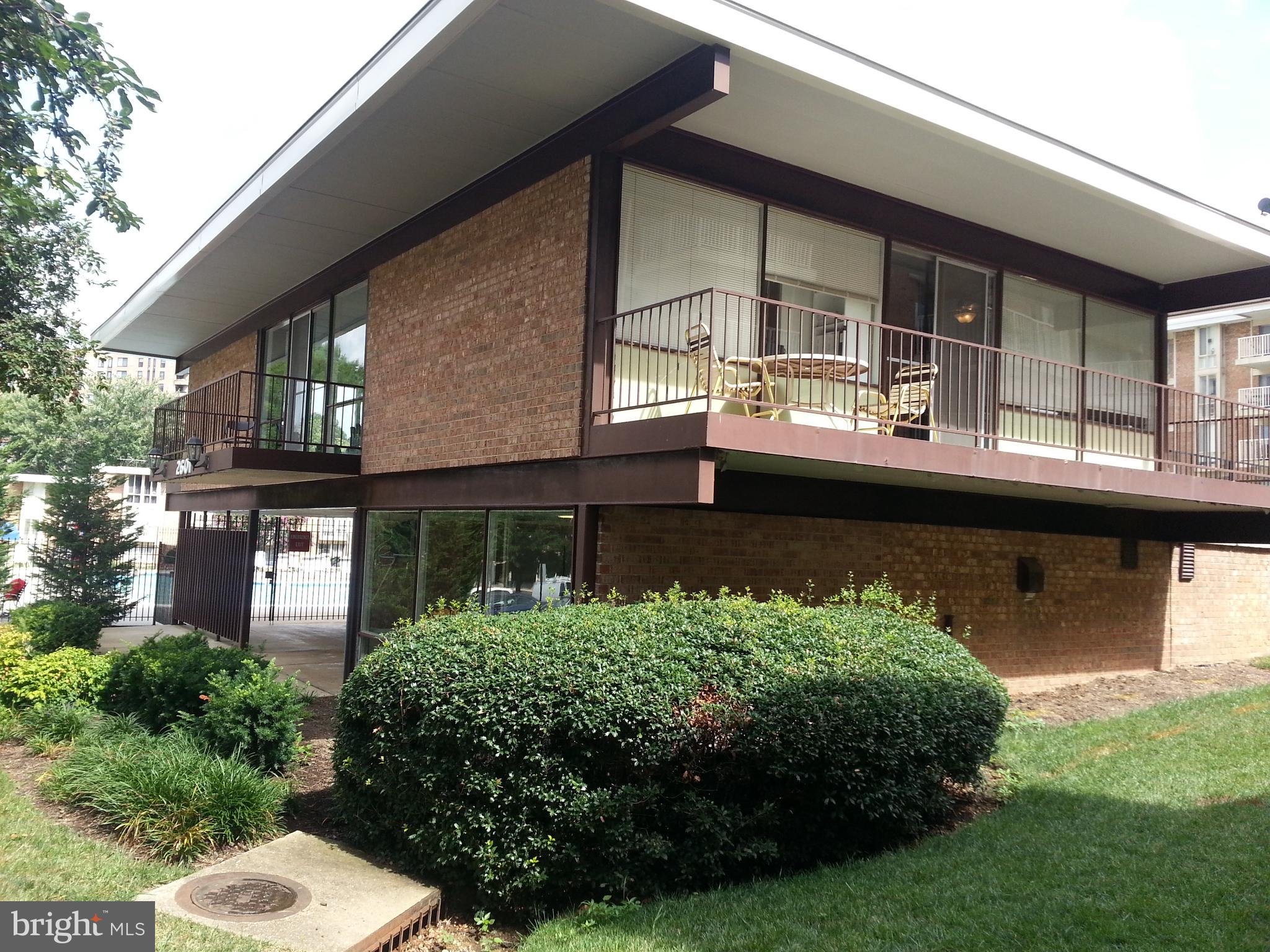 HUNTINGTON CLUB - Residential