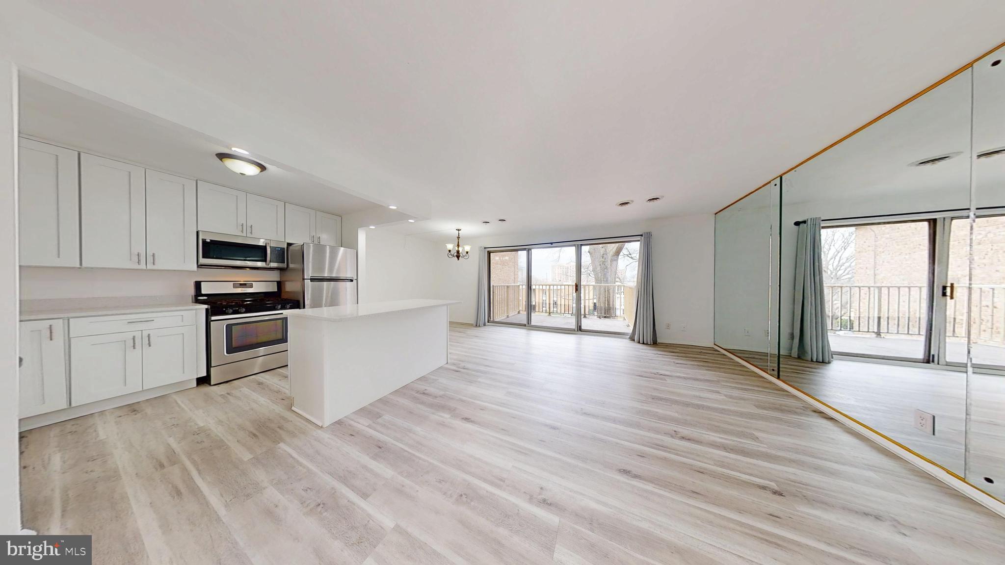 HUNTINGTON CLUB - Residential