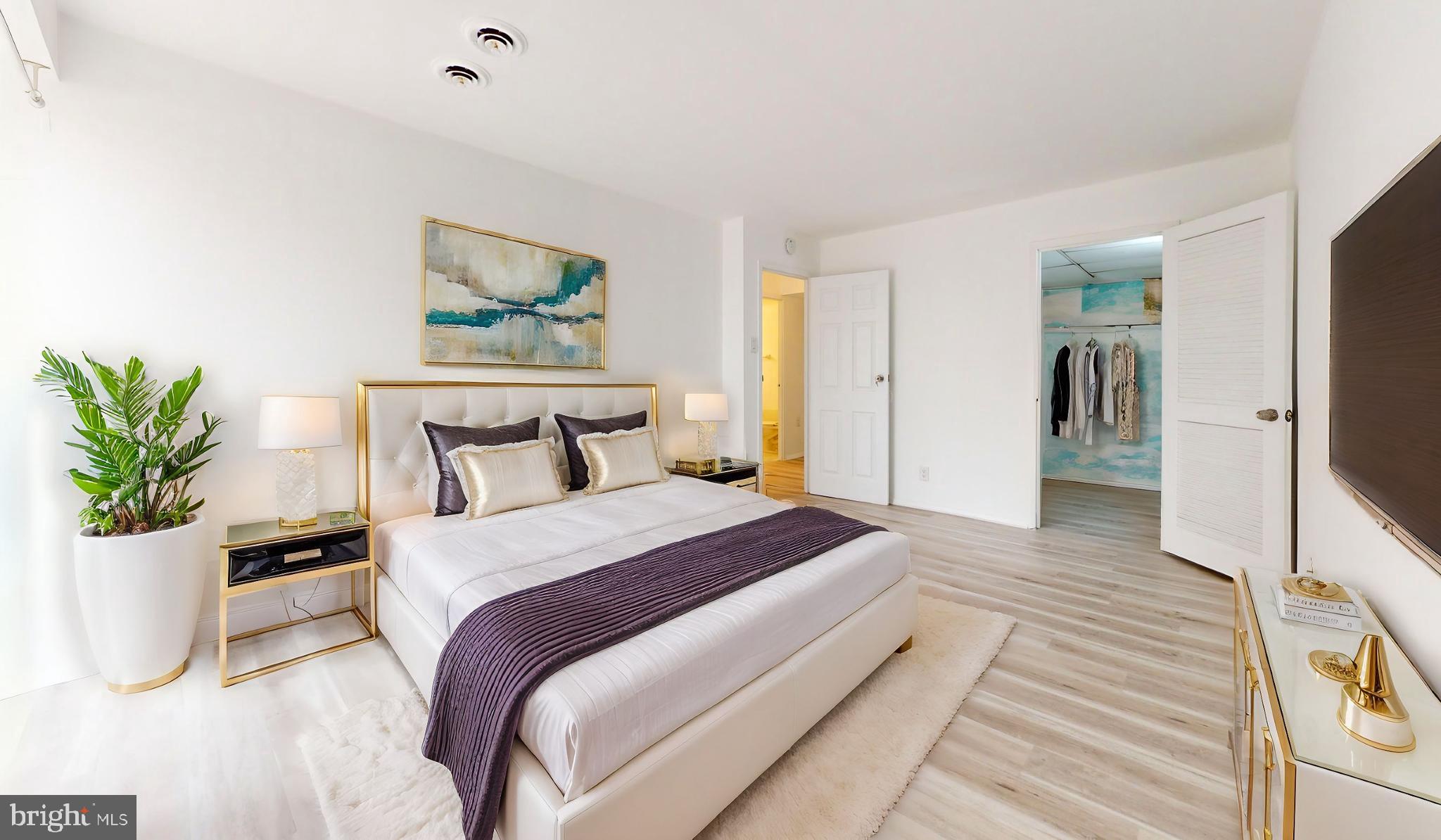 HUNTINGTON CLUB - Residential