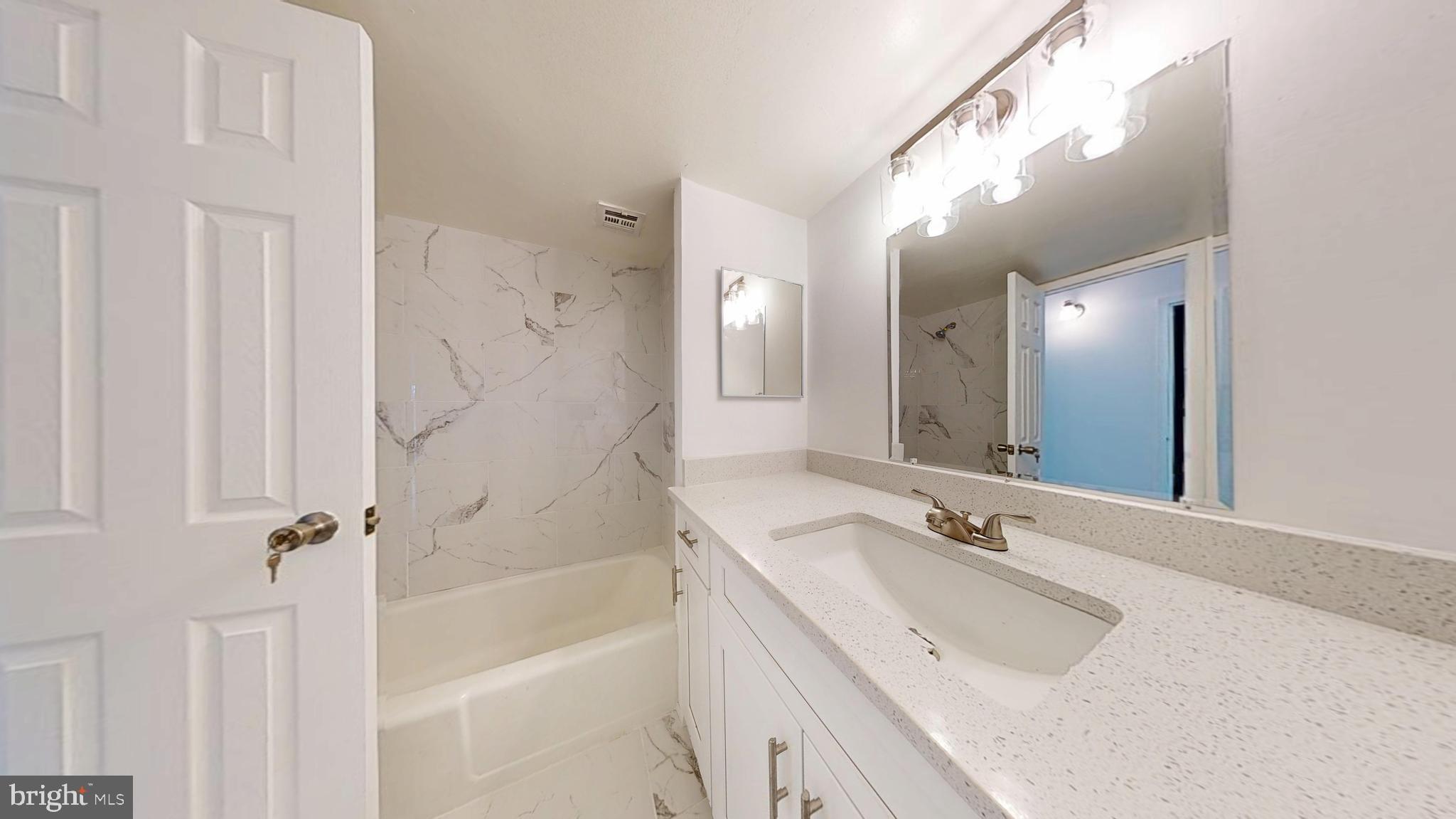 HUNTINGTON CLUB - Residential