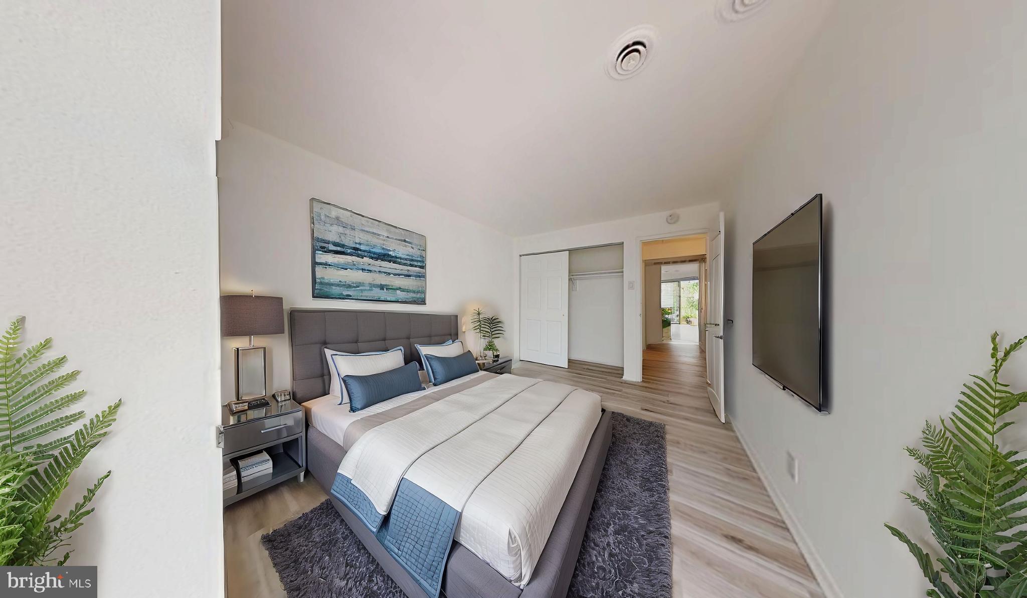 HUNTINGTON CLUB - Residential