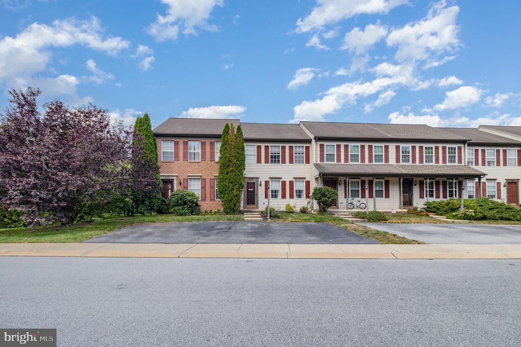 Photo of 656 Rockwood Drive, ELIZABETHTOWN, PA 17022 (MLS # PALA2075620)