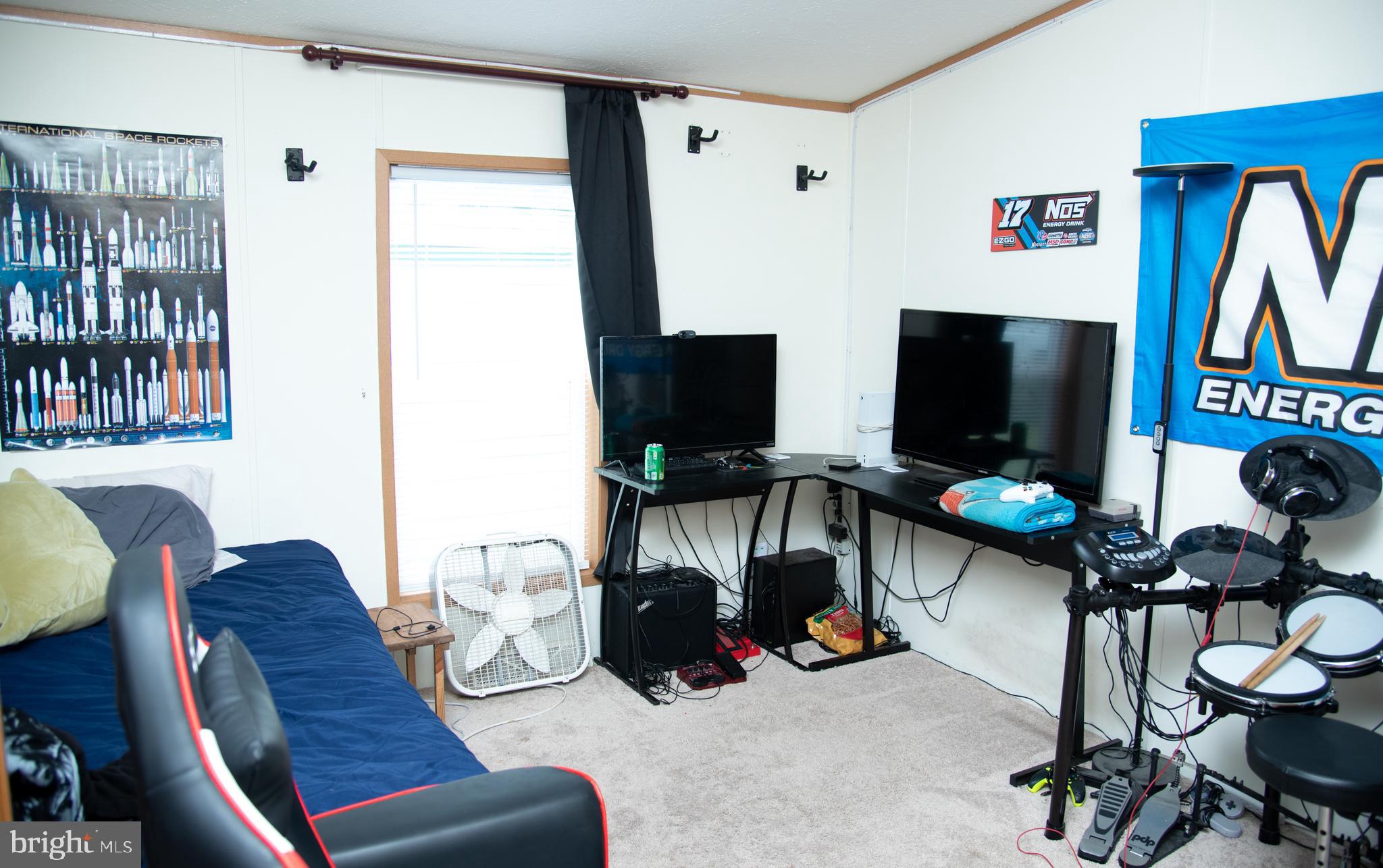 EAGLE VIEW MOBILE HOME PK - Residential