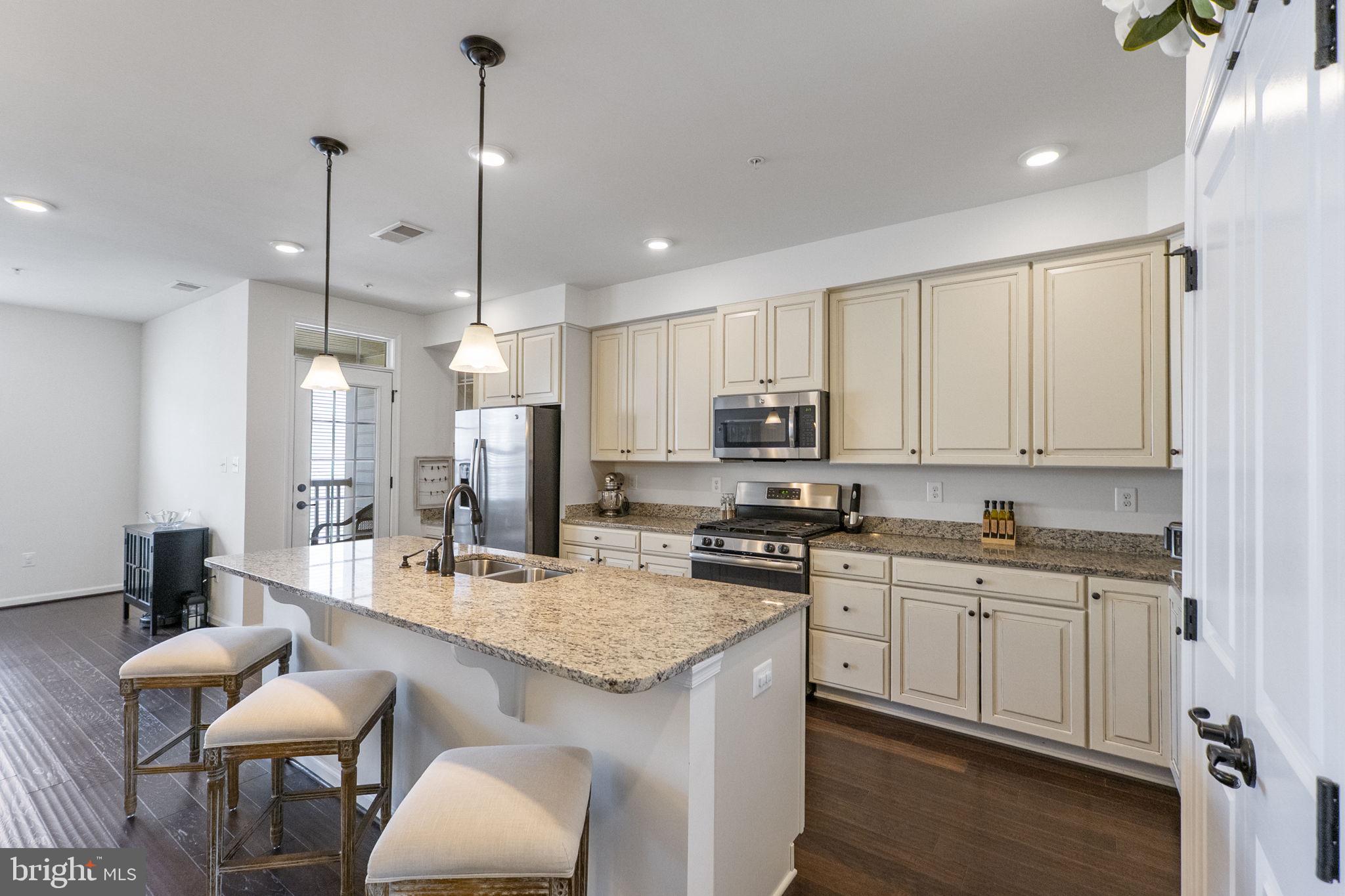 22035 BROADWAY AVENUE 401F