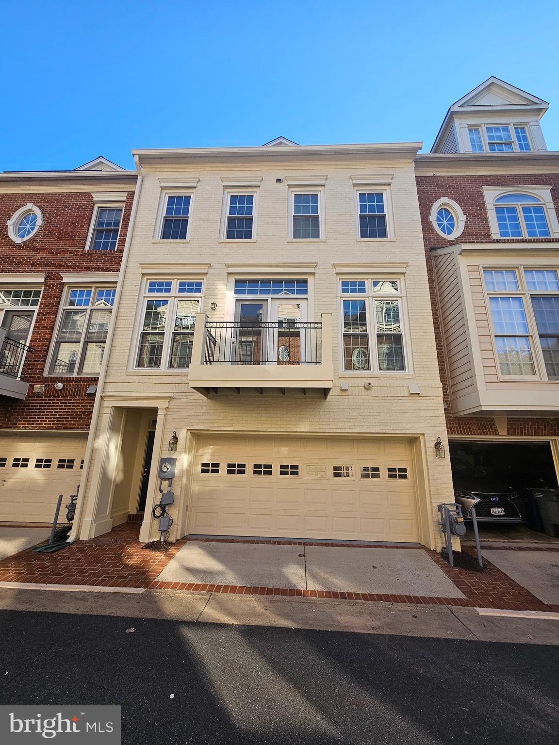 MCLEAN RIDGE - Residential