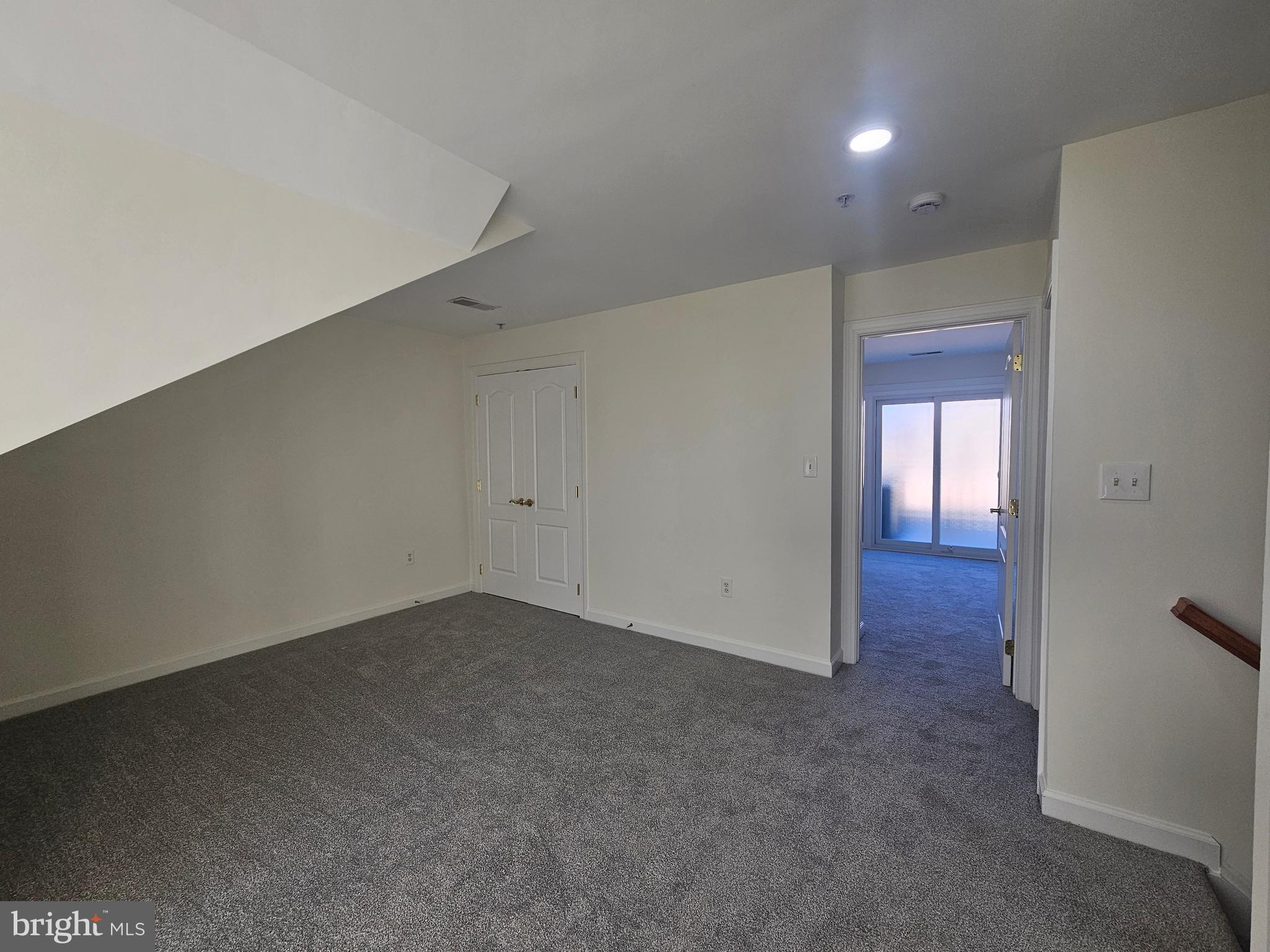 MCLEAN RIDGE - Residential