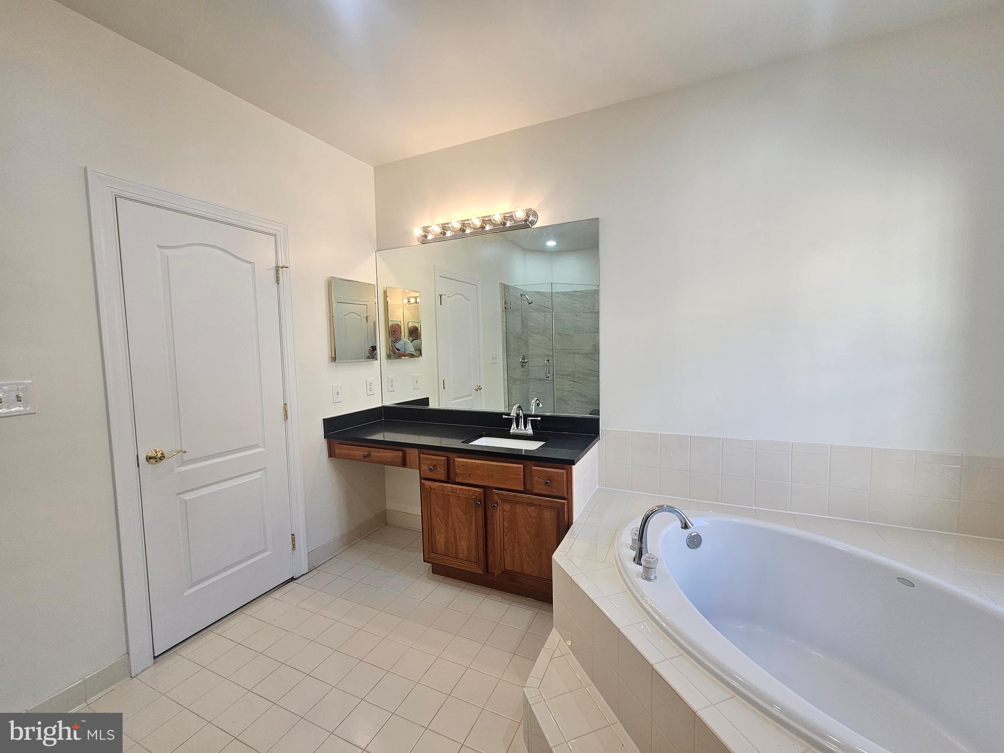 MCLEAN RIDGE - Residential