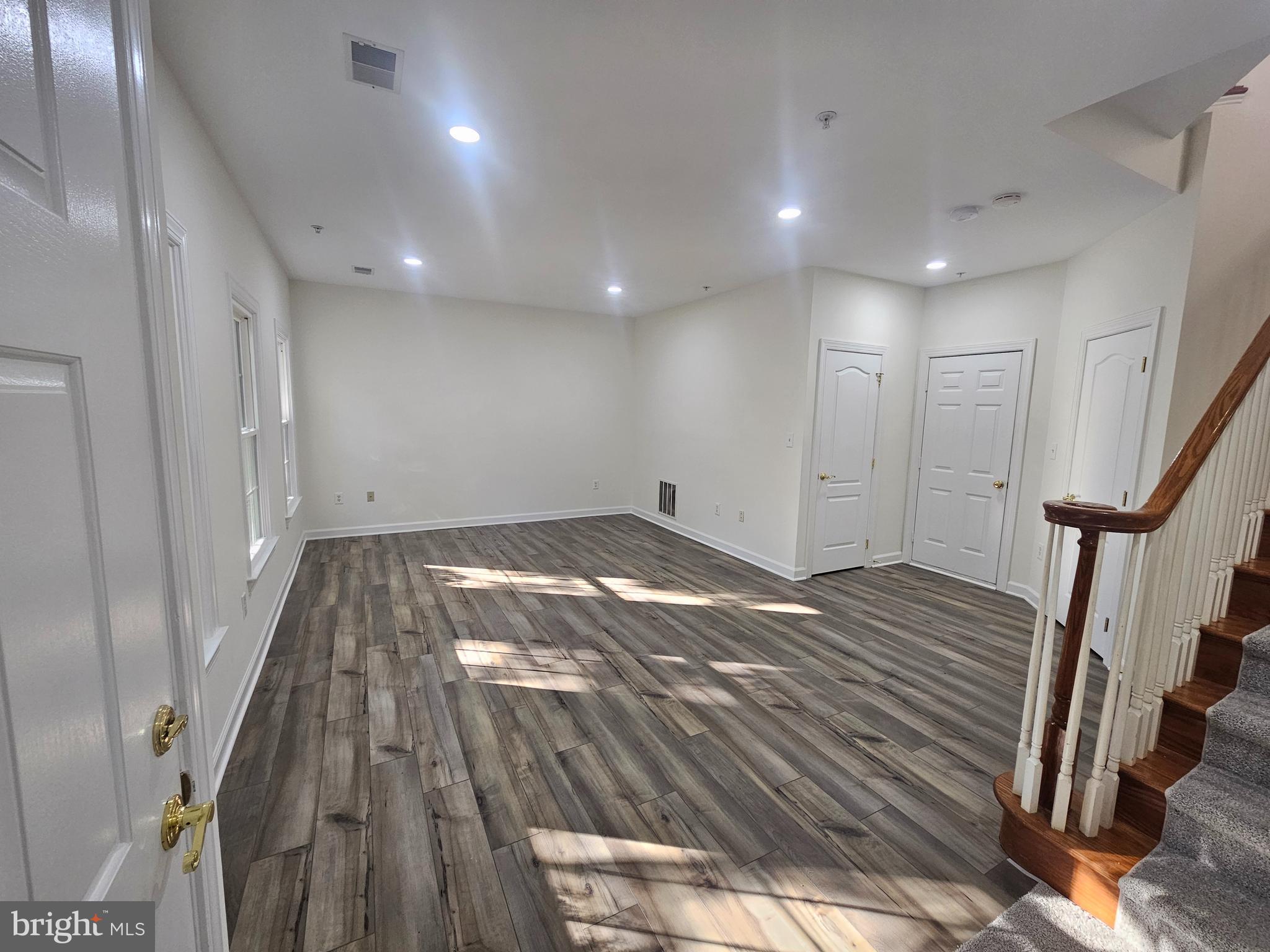 1652 COLONIAL HILLS DRIVE