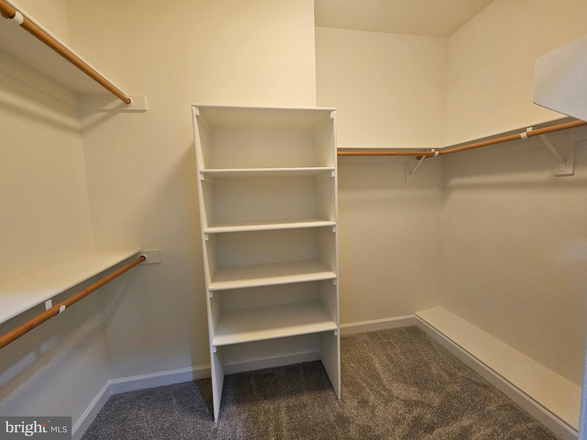 MCLEAN RIDGE - Residential