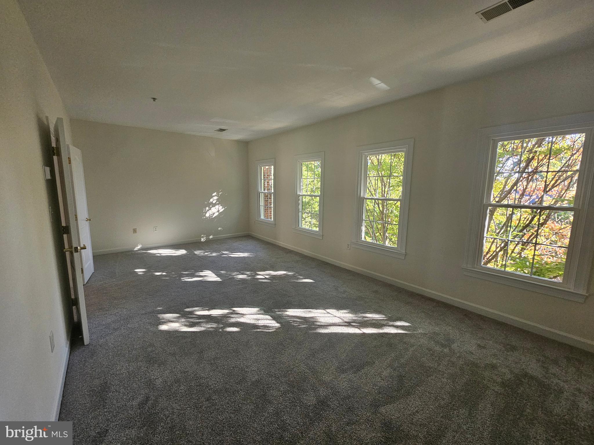 MCLEAN RIDGE - Residential