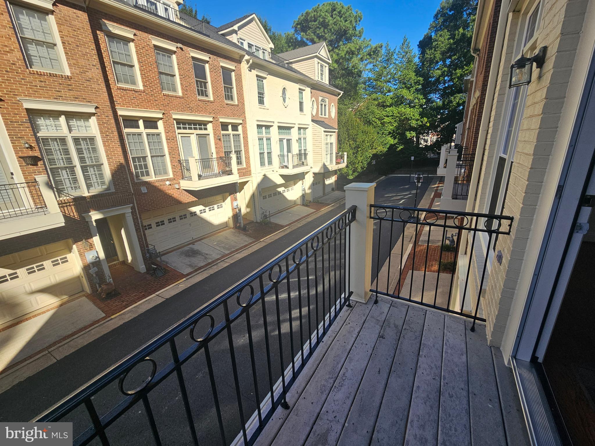 MCLEAN RIDGE - Residential