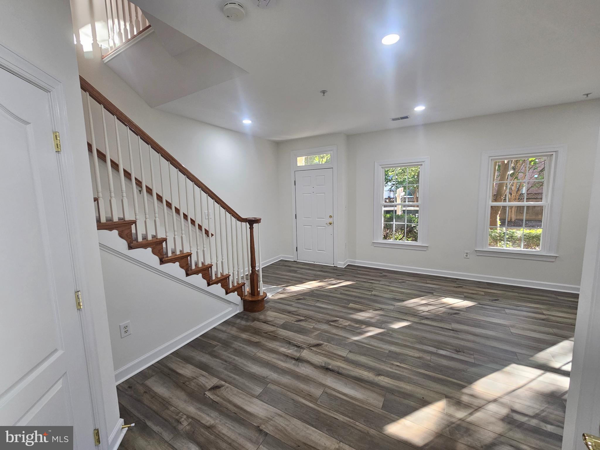 1652 COLONIAL HILLS DRIVE