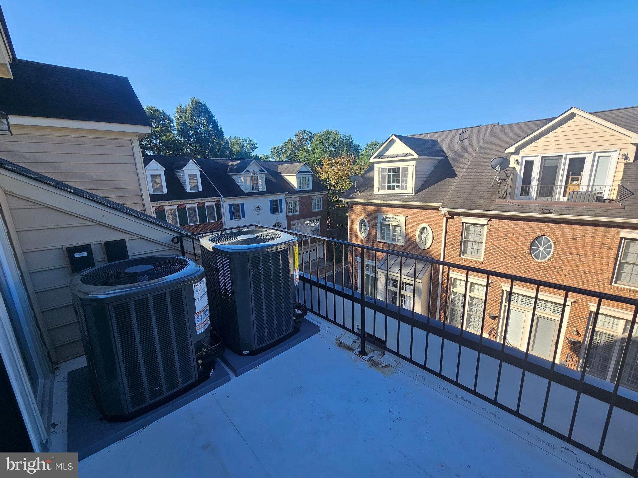 MCLEAN RIDGE - Residential