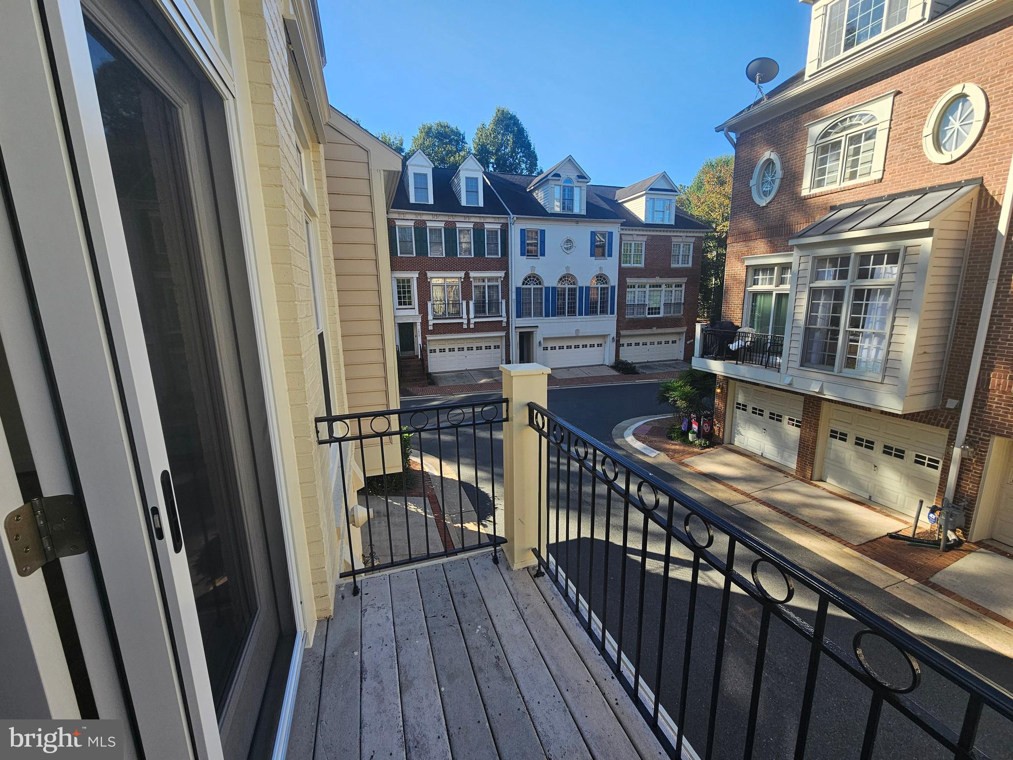 MCLEAN RIDGE - Residential