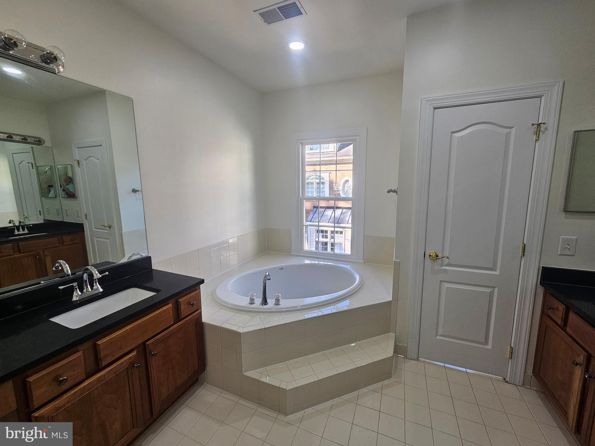 MCLEAN RIDGE - Residential