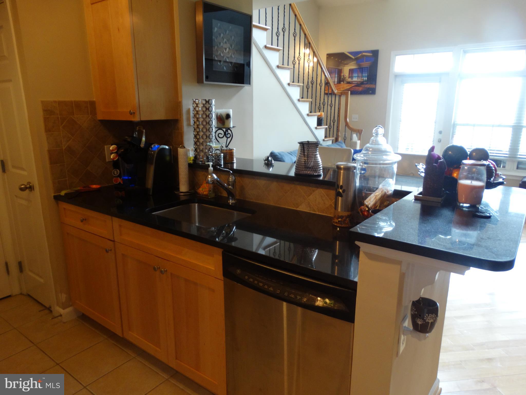 STRATFORD CLUB - Residential Lease