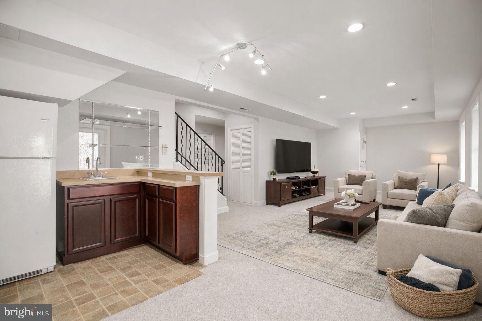 HILLS AT SNOWDEN - Residential