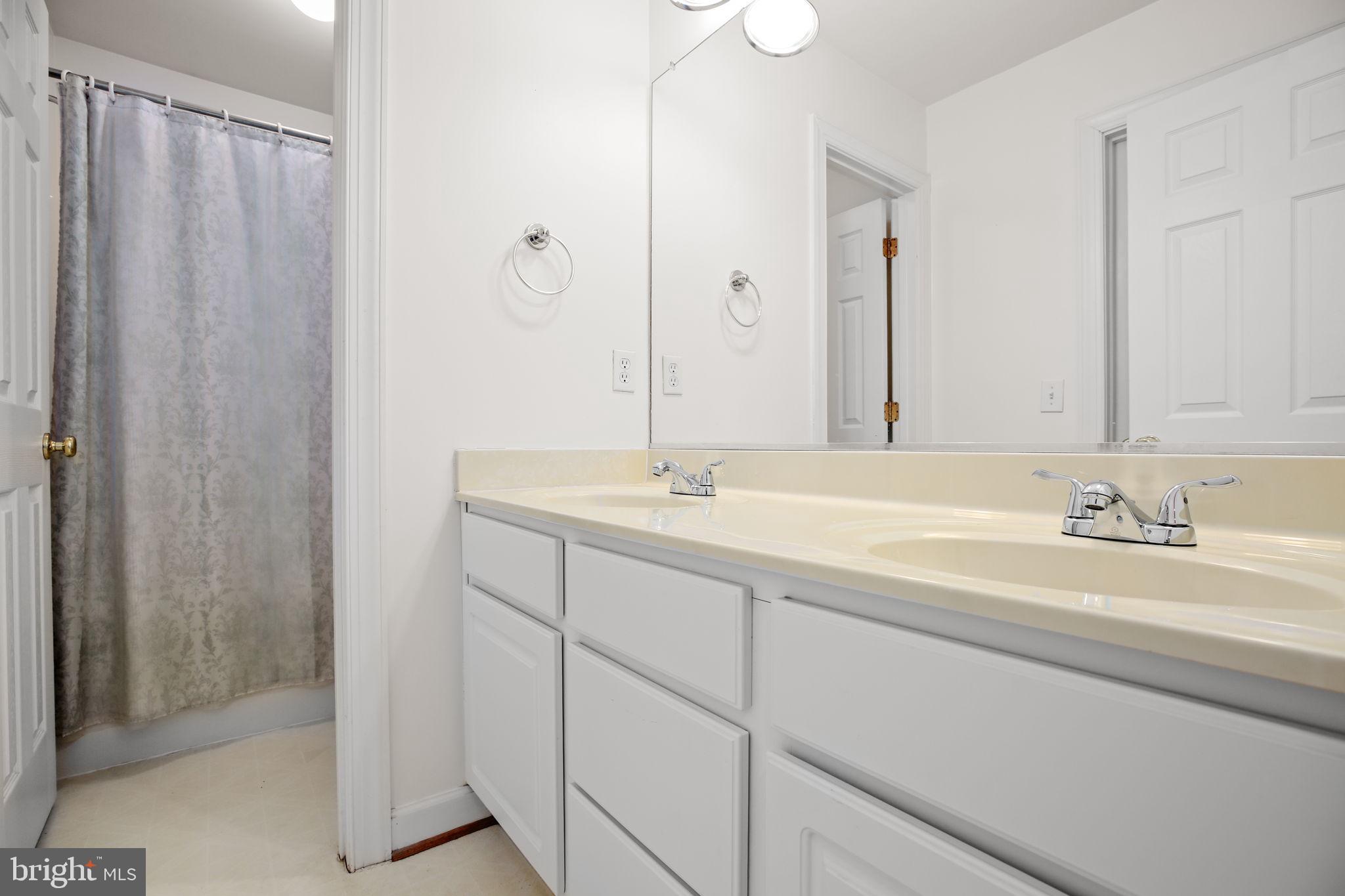 HILLS AT SNOWDEN - Residential