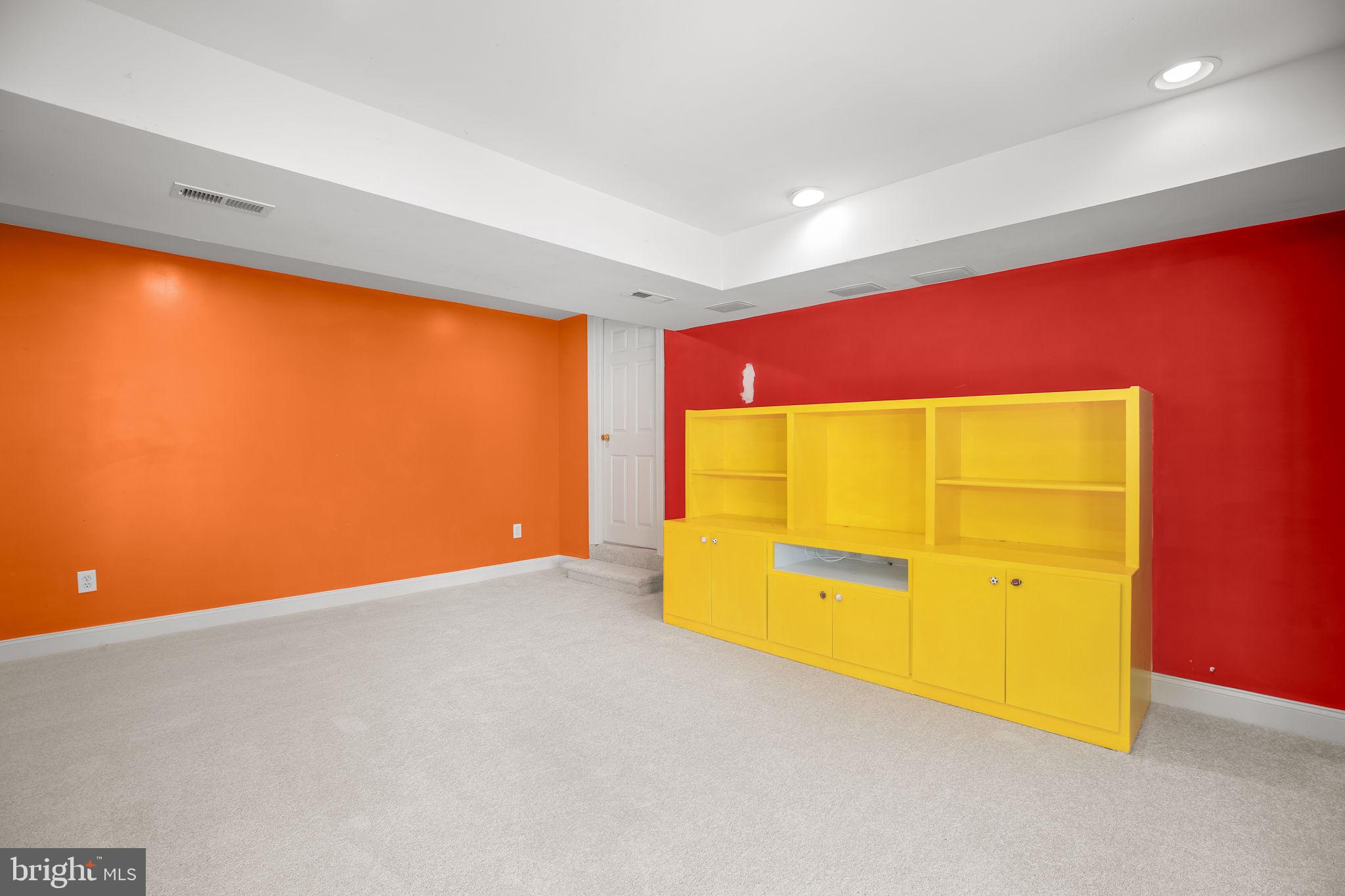 HILLS AT SNOWDEN - Residential