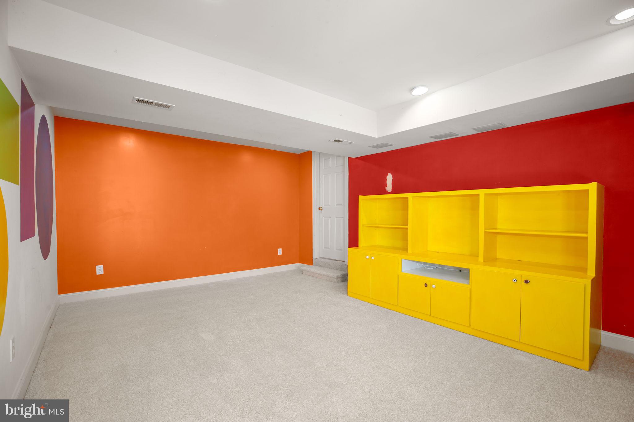 HILLS AT SNOWDEN - Residential