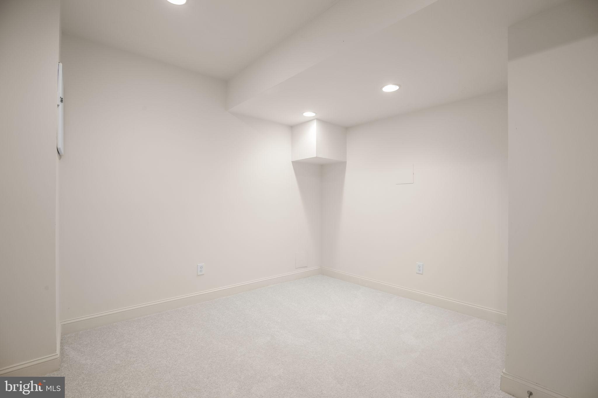 HILLS AT SNOWDEN - Residential