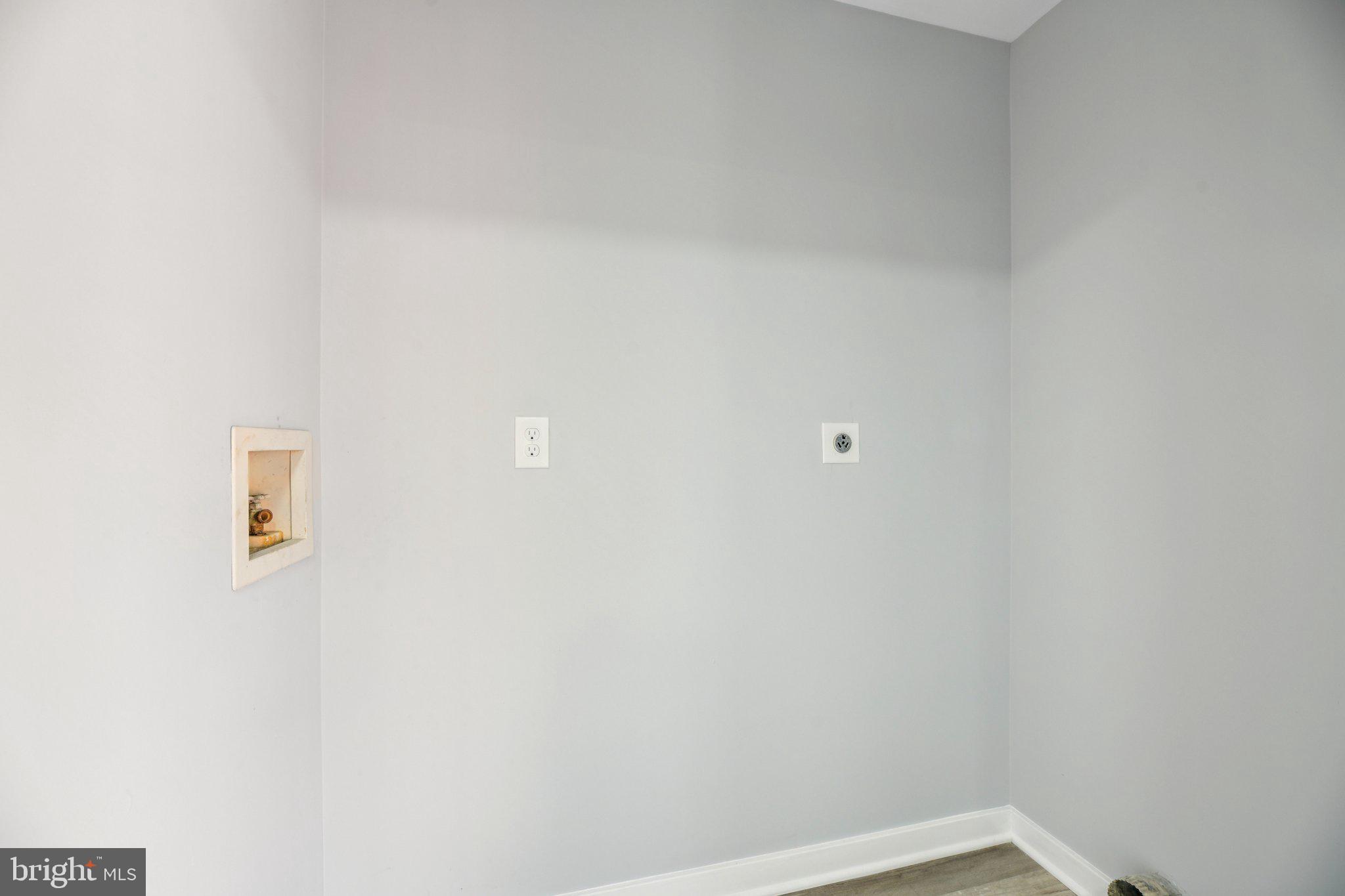 WESTLAKE VILLAGE - Residential