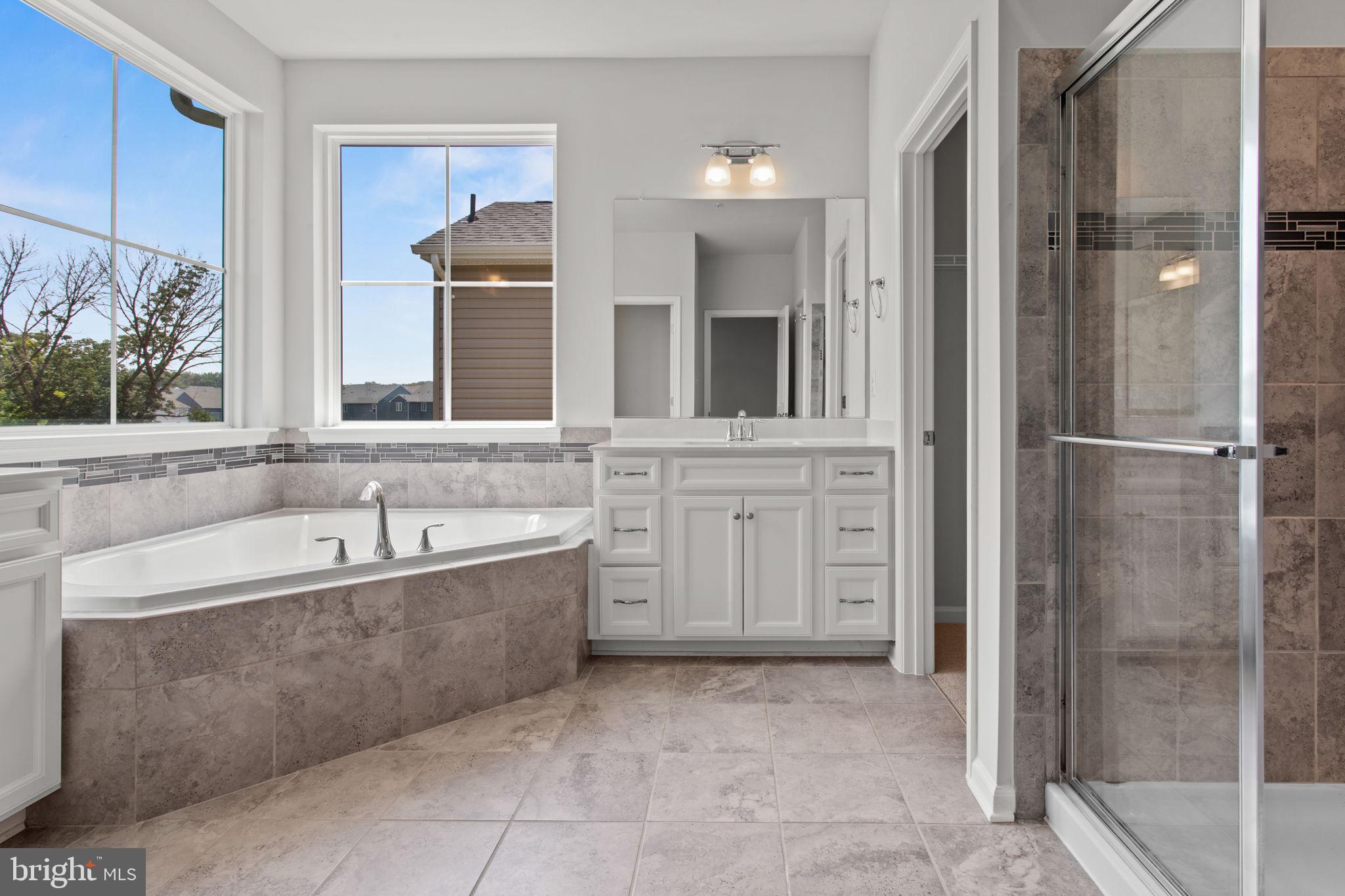 TALLYN RIDGE - Residential