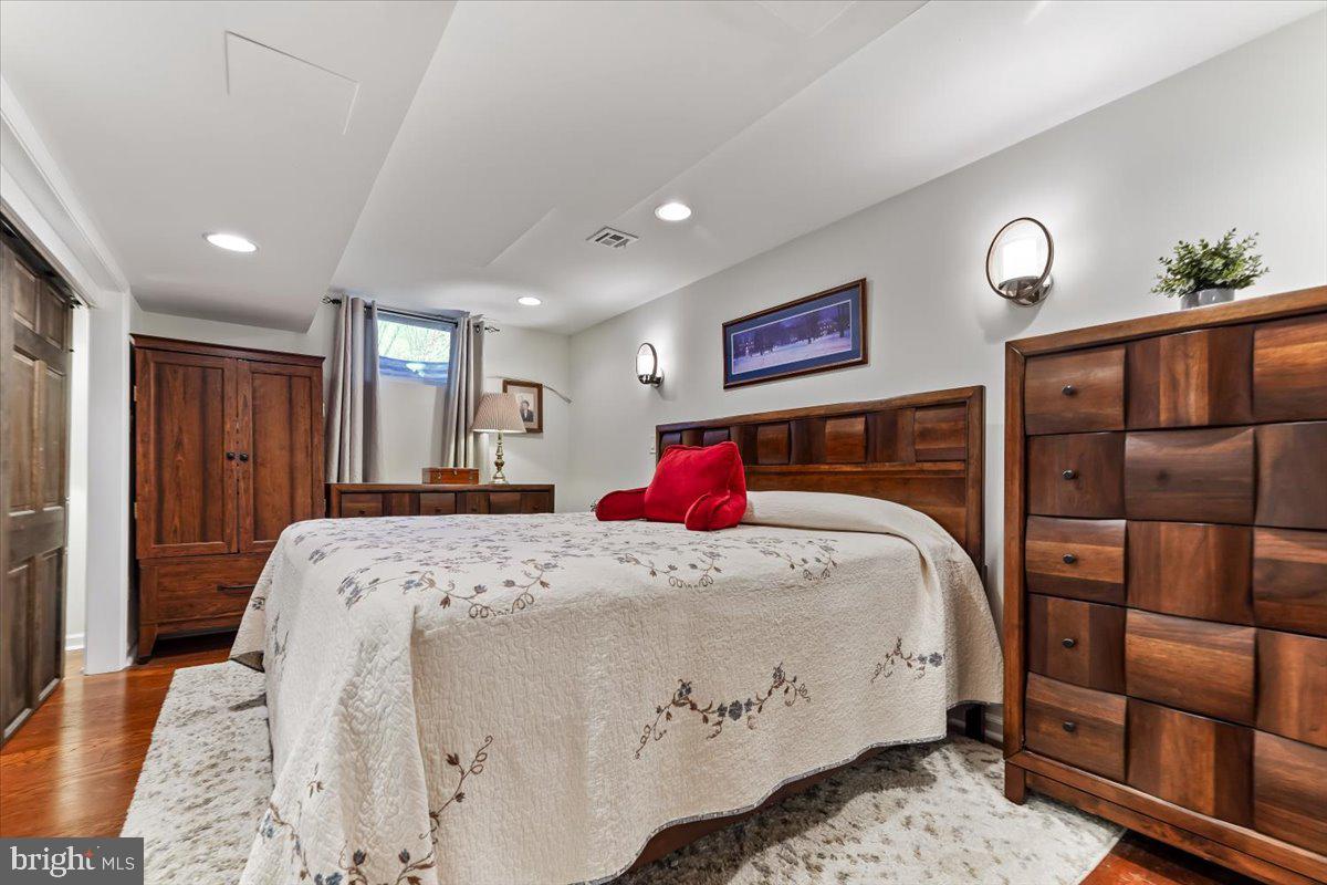 HAWTHORNE LANE - Residential Lease