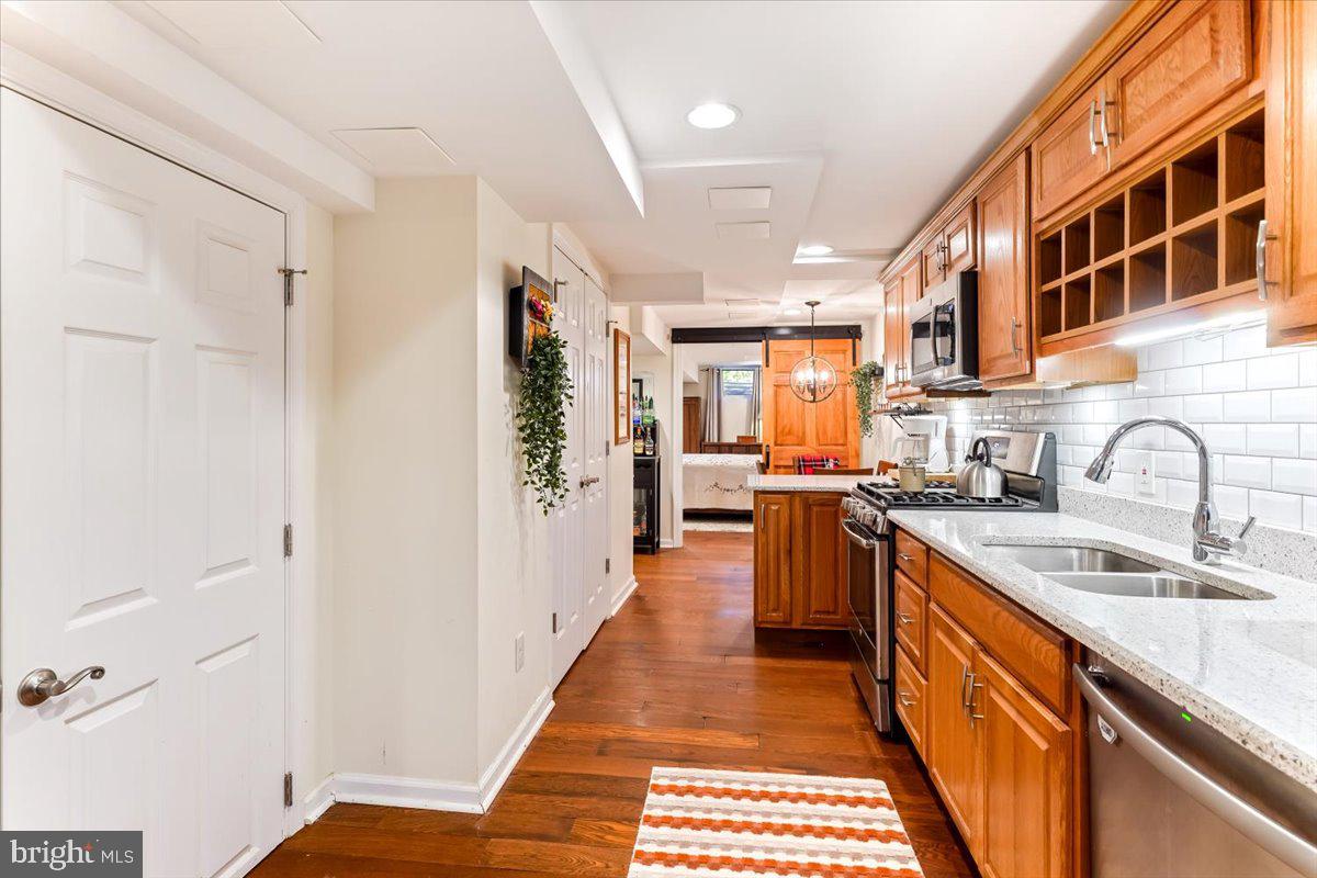 HAWTHORNE LANE - Residential Lease