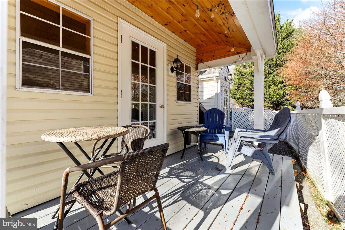 HAWTHORNE LANE - Residential Lease