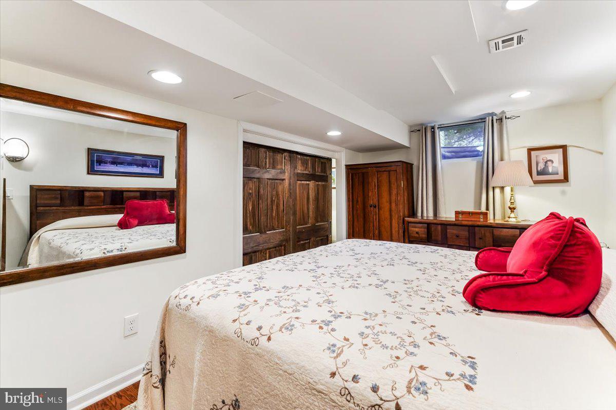 HAWTHORNE LANE - Residential Lease