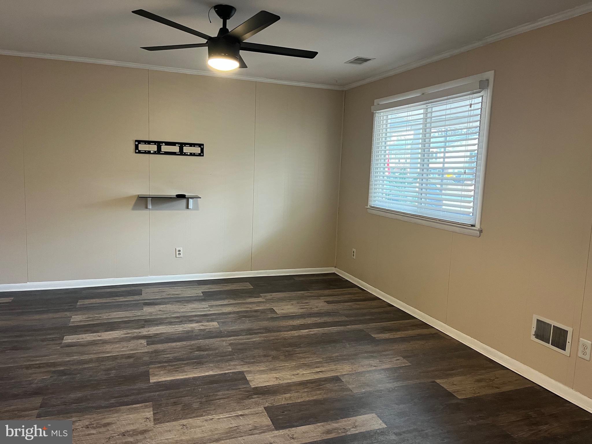 QUEENS PARK - Residential