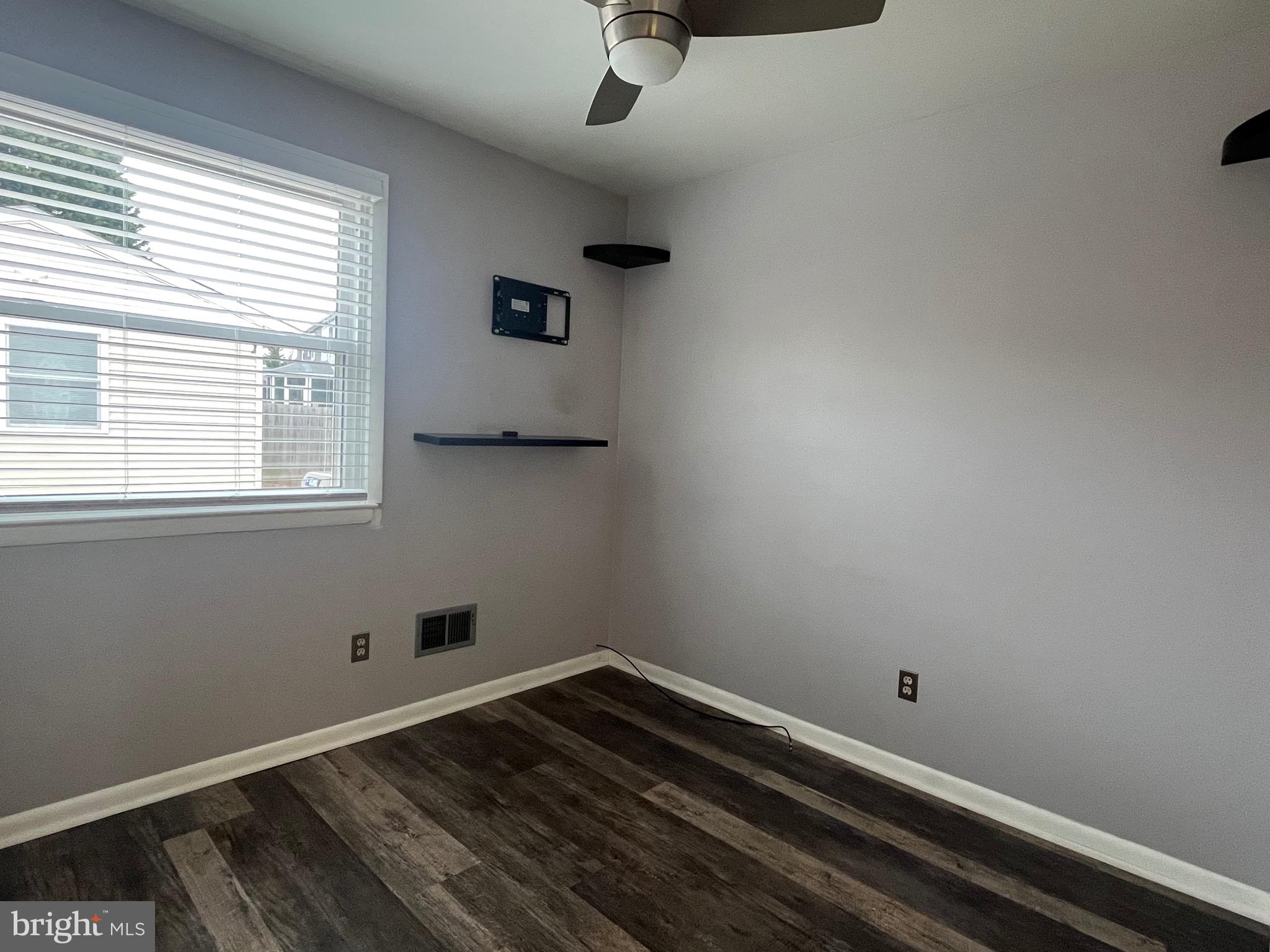 QUEENS PARK - Residential