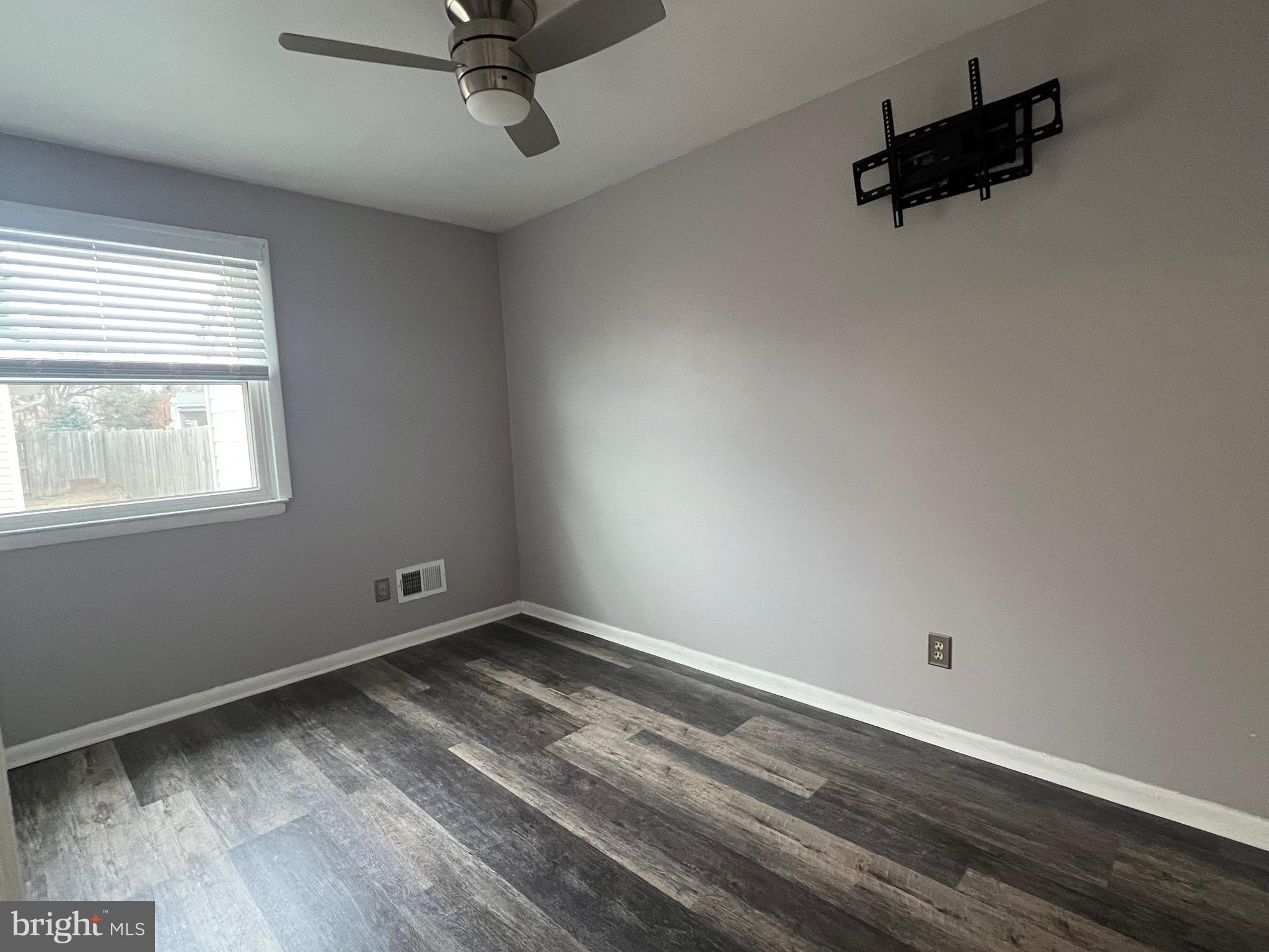 QUEENS PARK - Residential