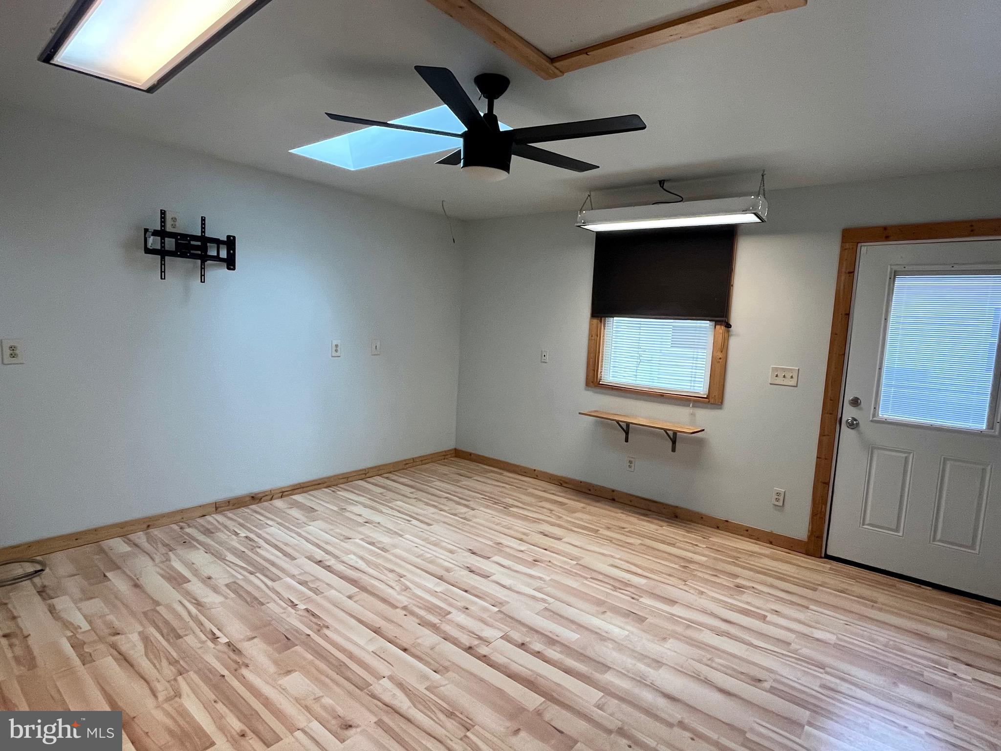 QUEENS PARK - Residential