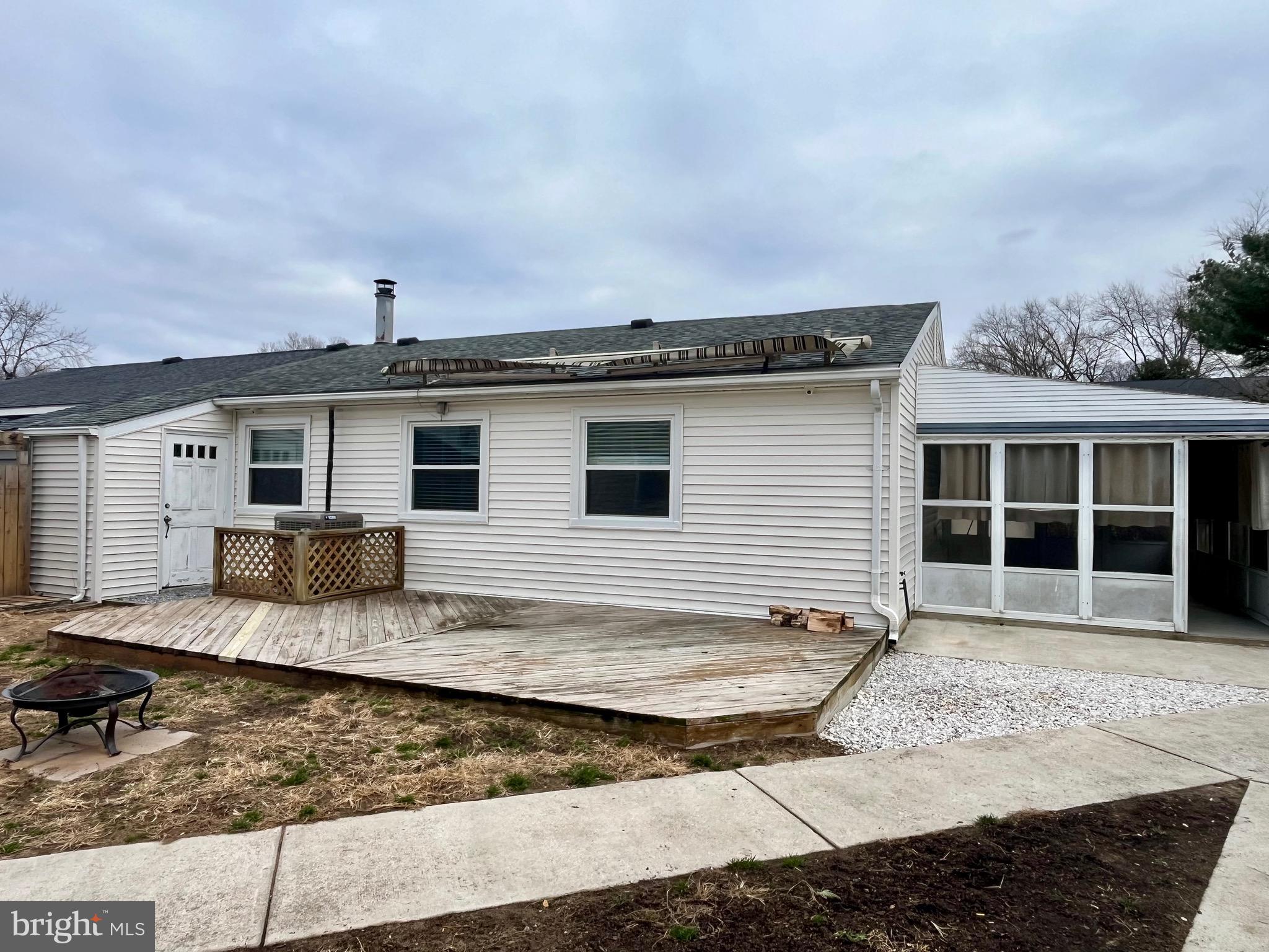 QUEENS PARK - Residential