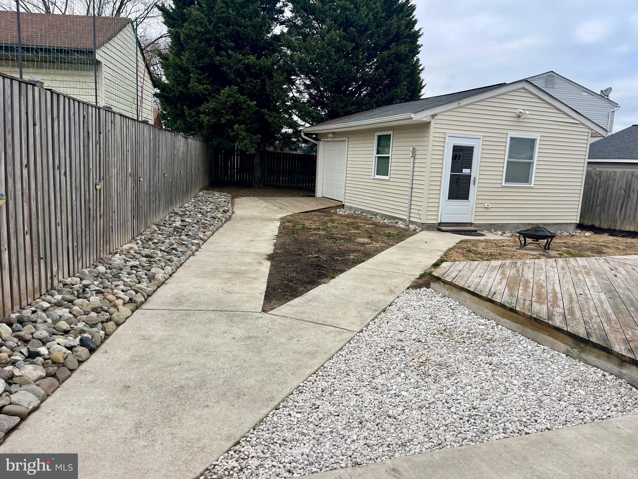 QUEENS PARK - Residential