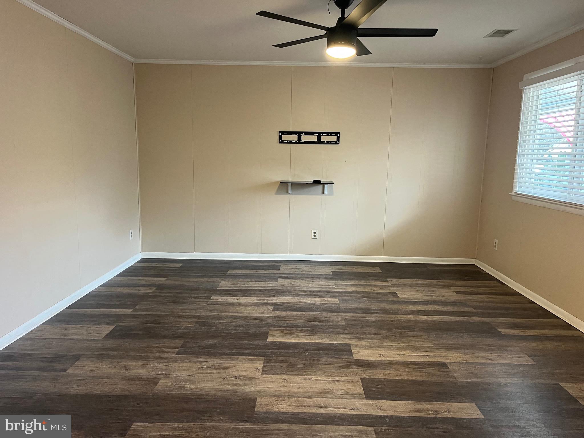 QUEENS PARK - Residential